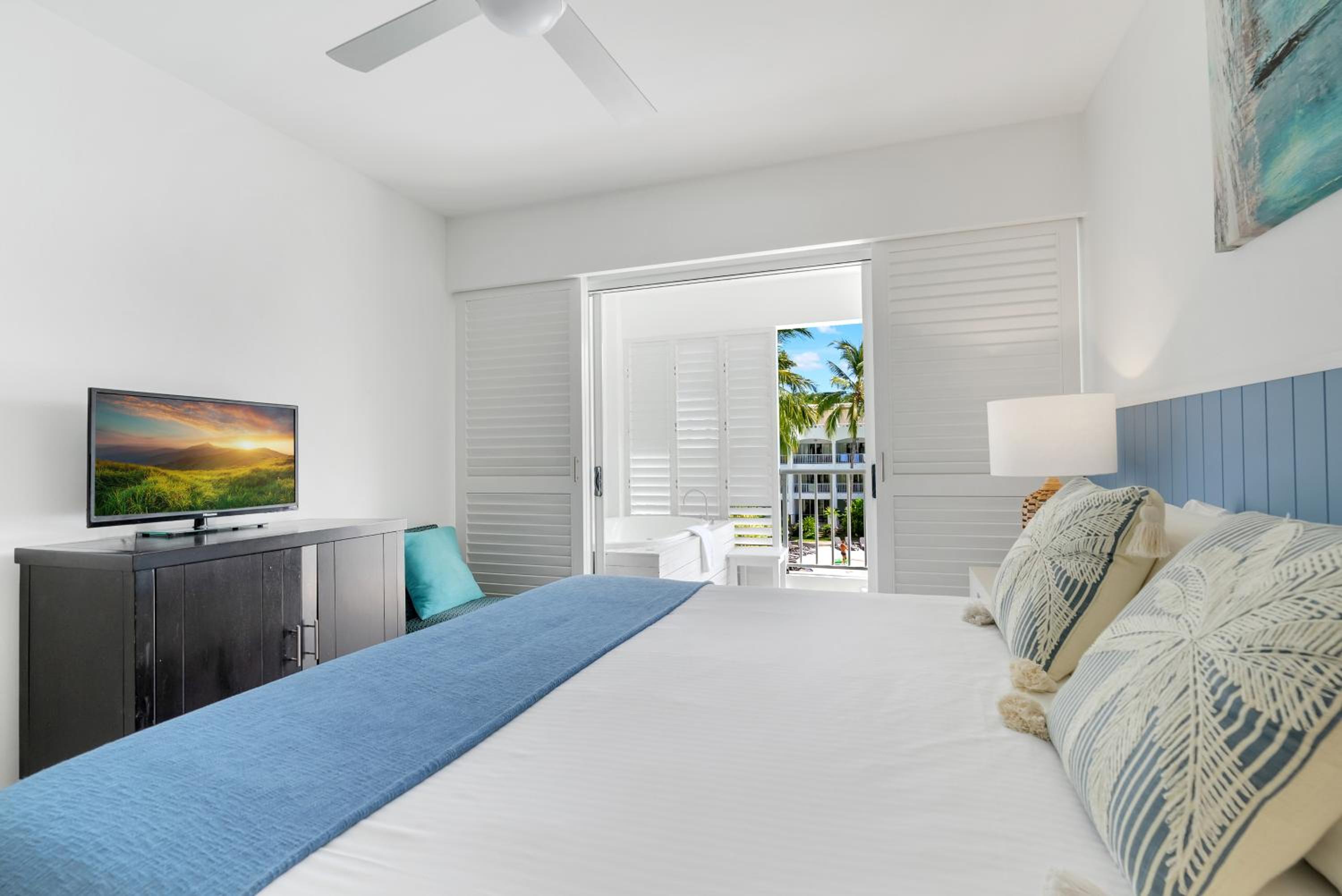 Elysium Private Accommodation at Beach Club & Spa