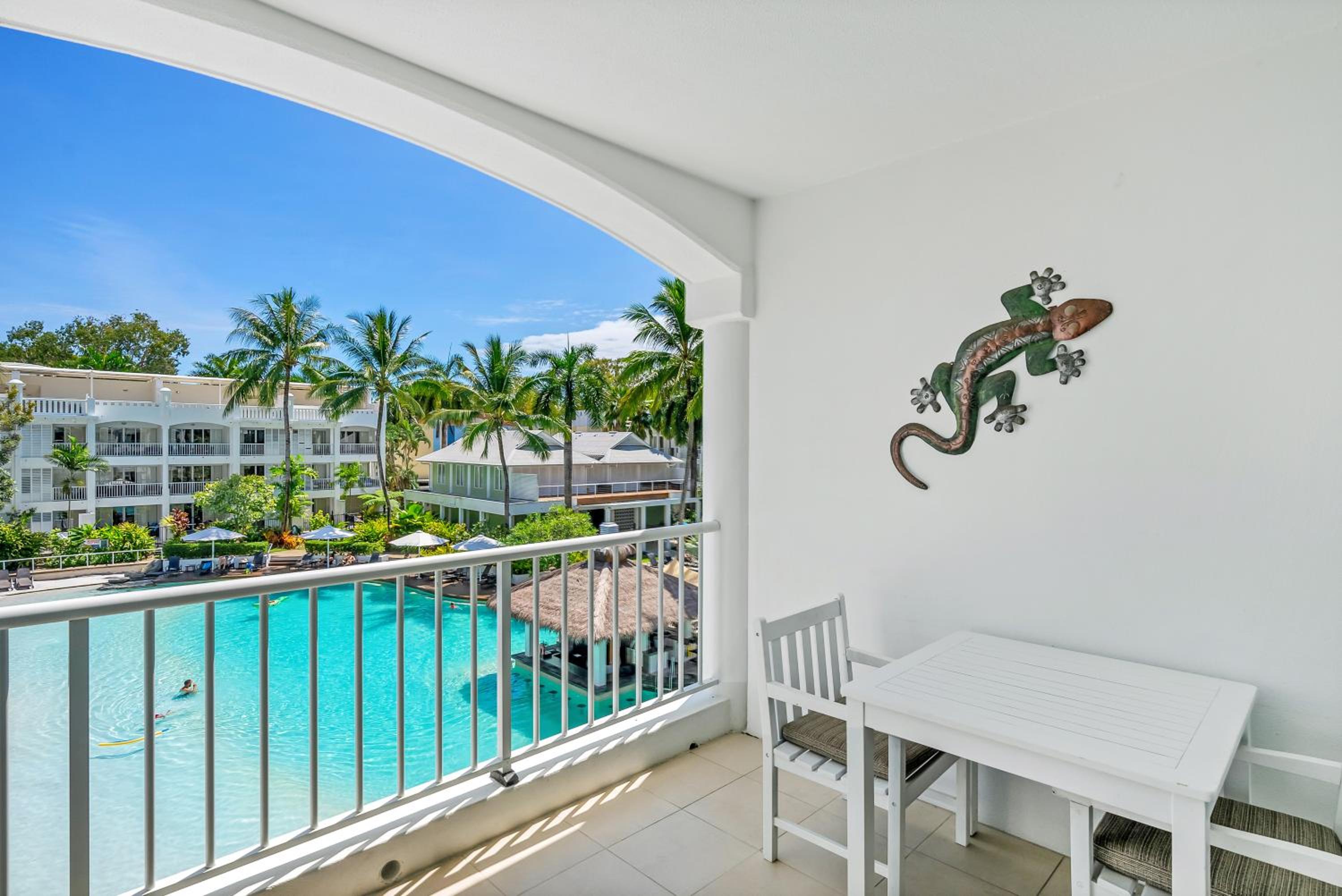 Elysium Private Accommodation at Beach Club & Spa