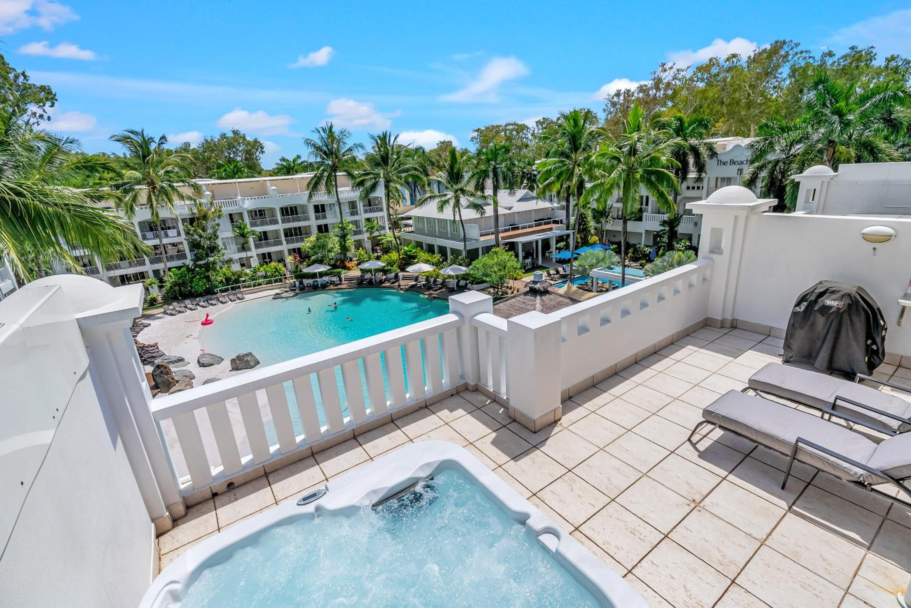 Elysium Private Accommodation at Beach Club & Spa