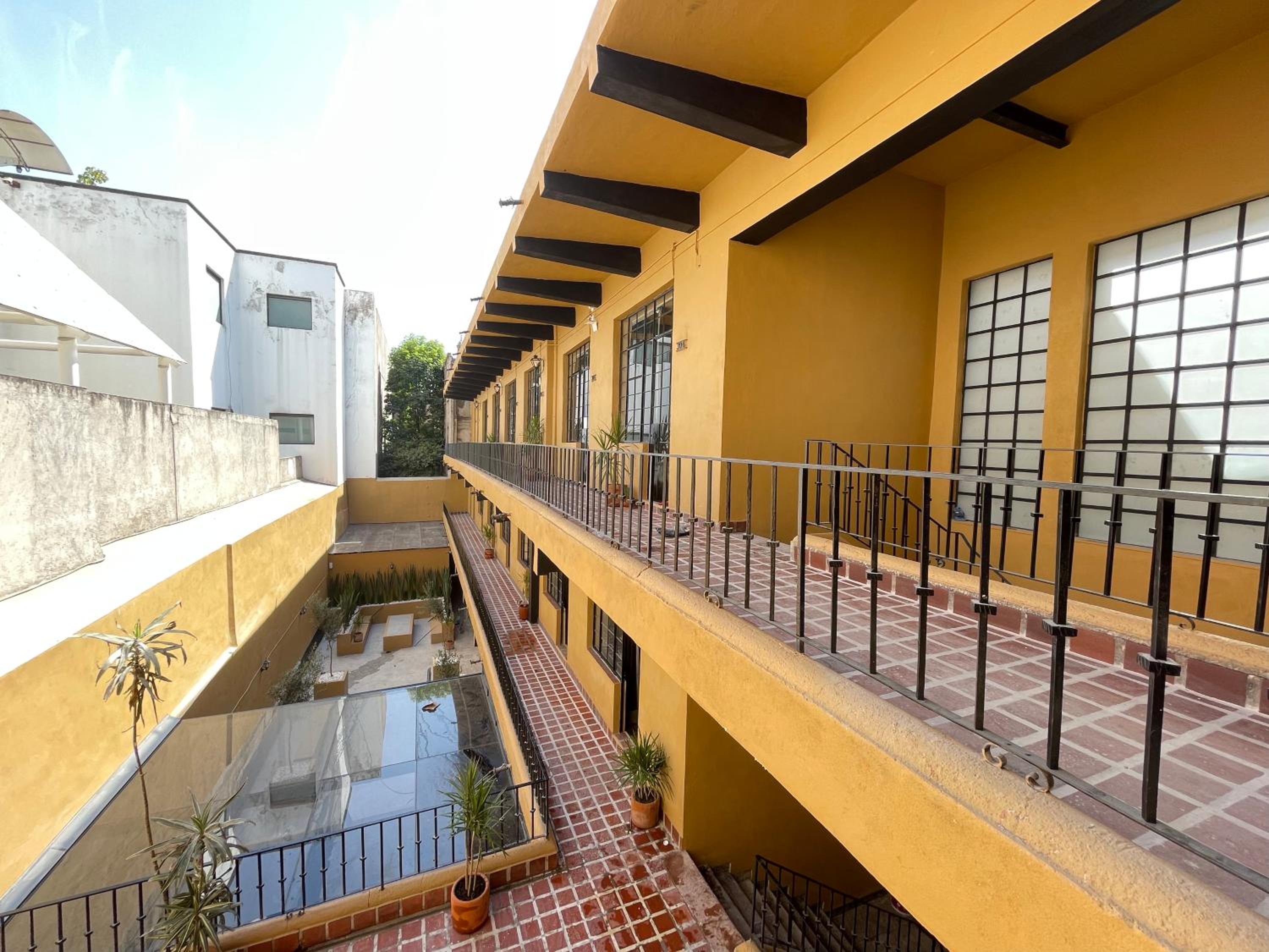 Hotel Colmena Centro - Image 1
