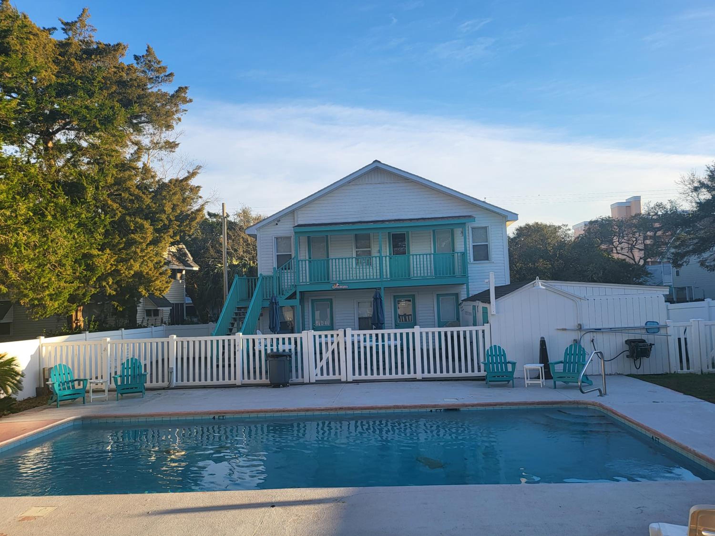 The 19th Hole -5 Bdr Slps 10 Golf Beach Pool Heat Hot Tub Extended Stay Welcome!! view 4