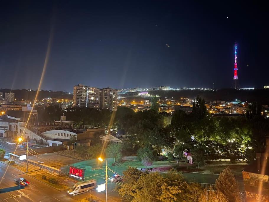 Luxury Apartment In City Center Near Republic Square
