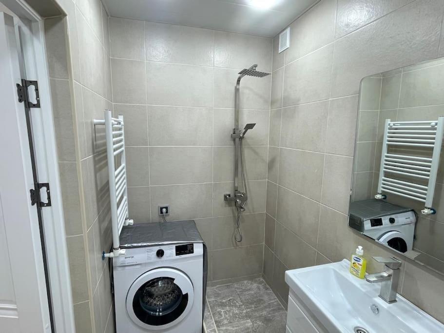 Luxury Apartment In City Center Near Republic Square