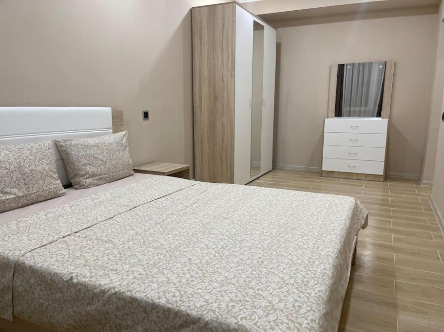 Luxury Apartment In City Center Near Republic Square