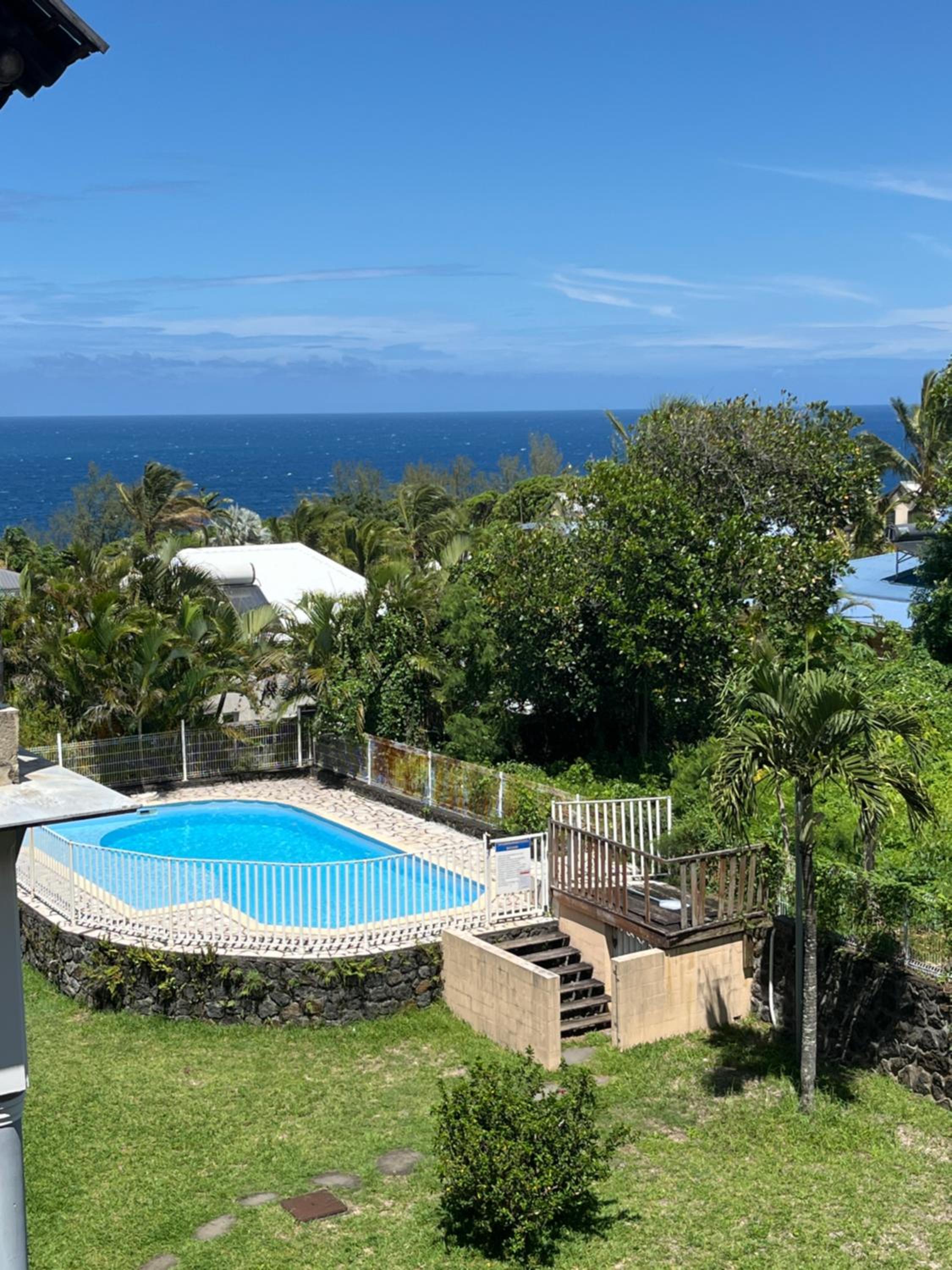 Les Chandels Appartement avec terrasse vue mer Manapany les bains view 4