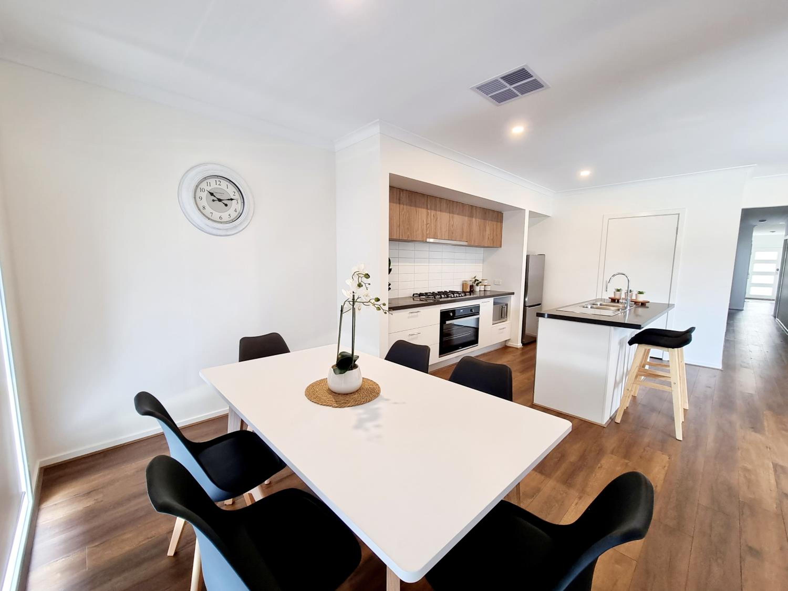 Minta Estate Berwick 4 bedroom house, no sharing