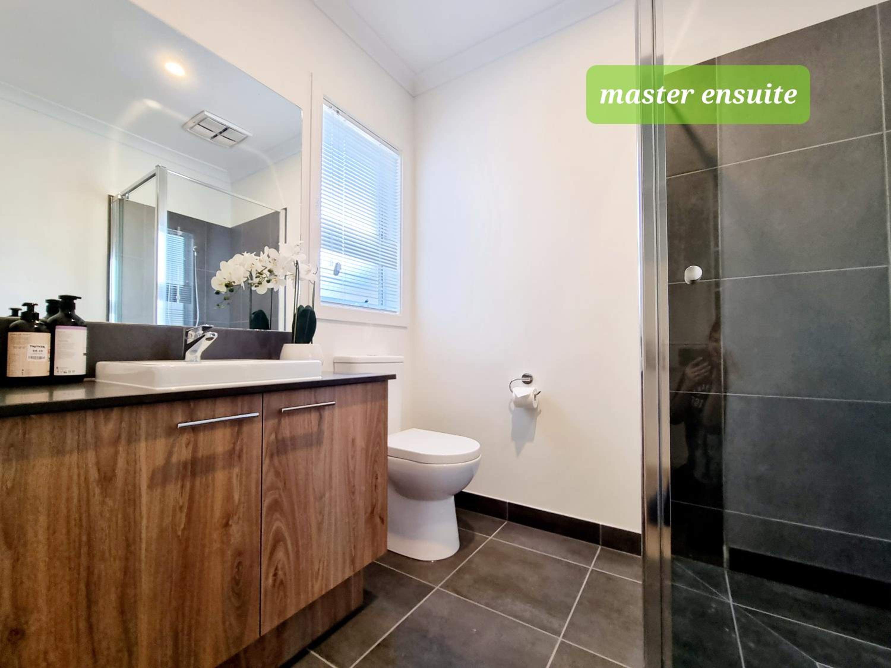 Minta Estate Berwick 4 bedroom house, no sharing