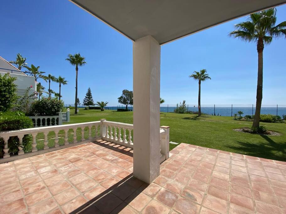 Beachfront Apartment with Direct Beach Access