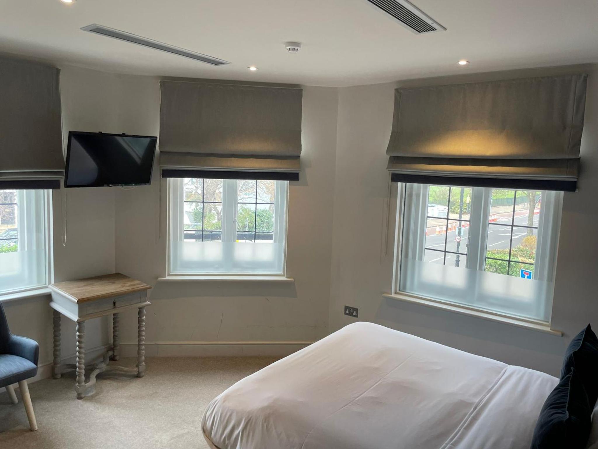 The Bridge Pub & Rooms