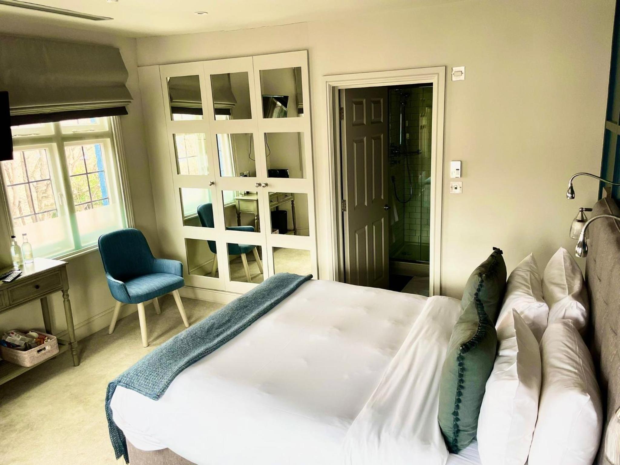 The Bridge Pub & Rooms