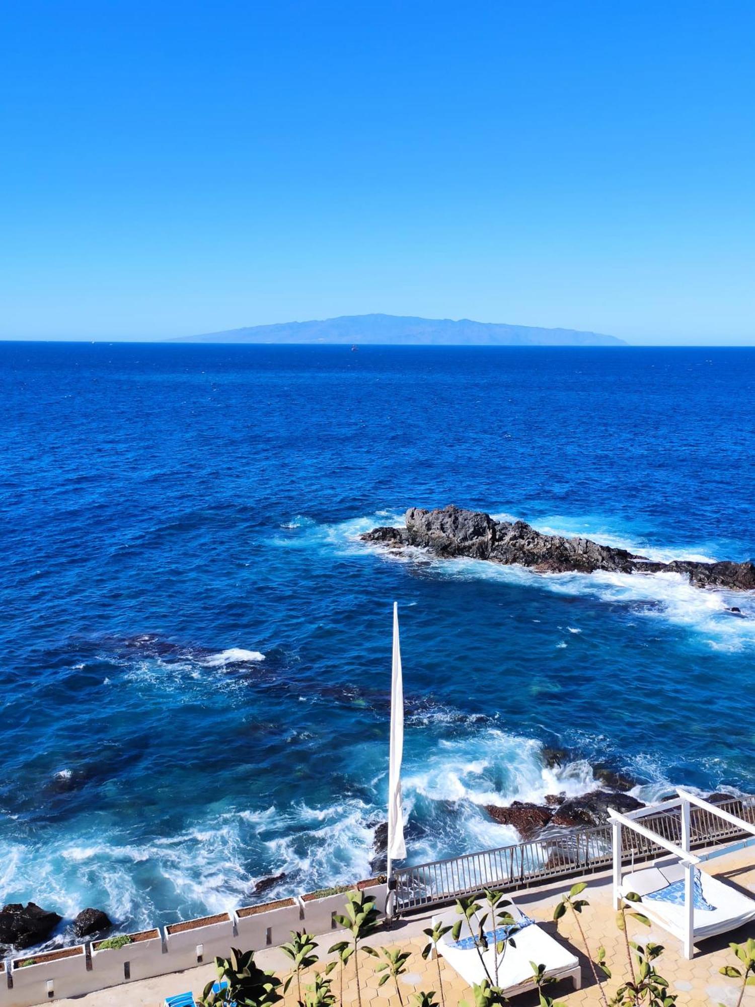 Great oportunity Costa Adeje Holiday apartment first sea line Free Wifi