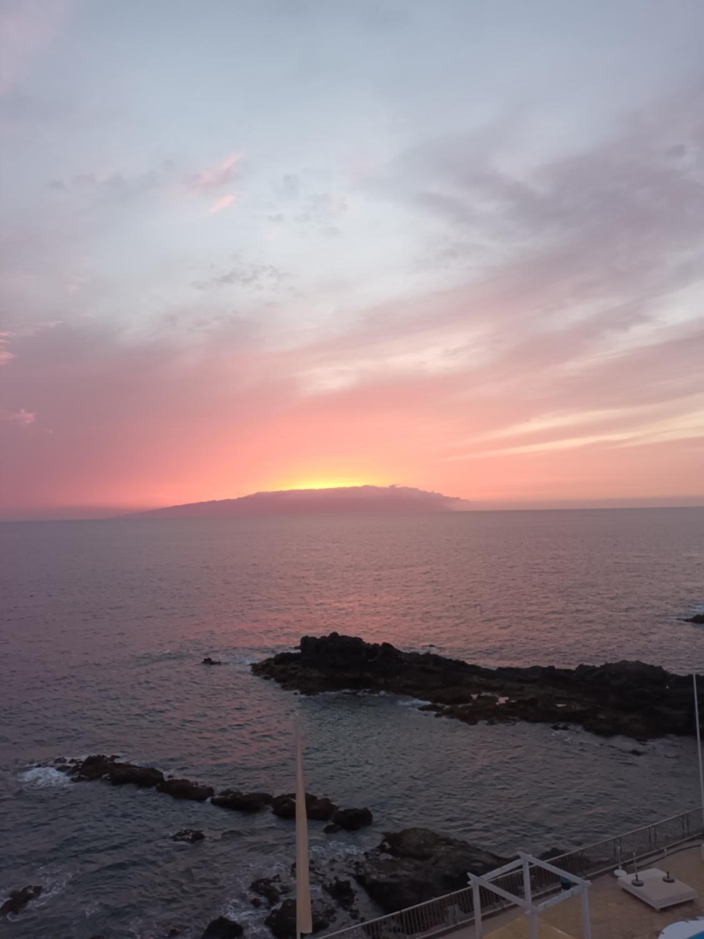 Great oportunity Costa Adeje Holiday apartment first sea line Free Wifi