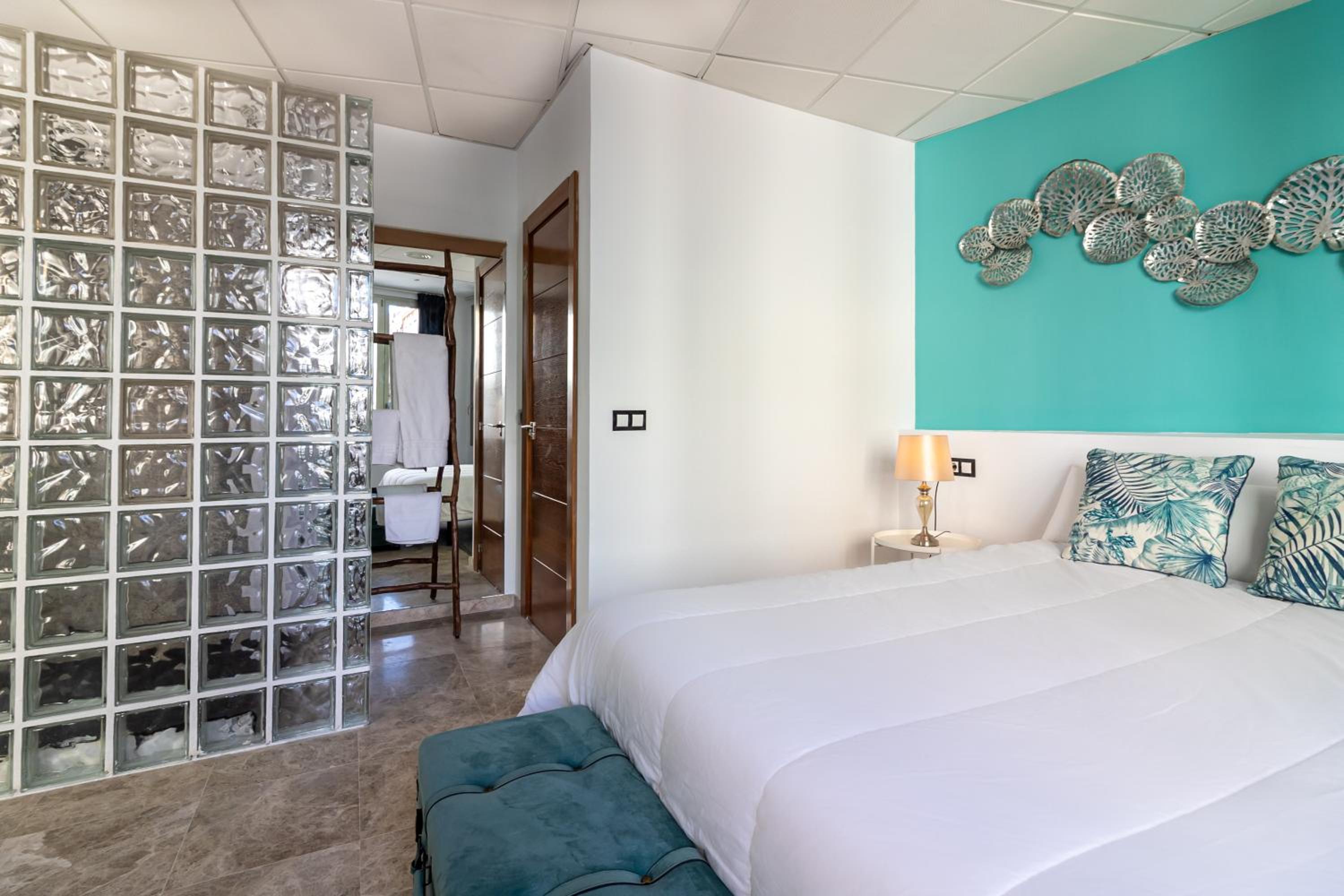 Sáenz Suites Gallery by Bossh! Apartments