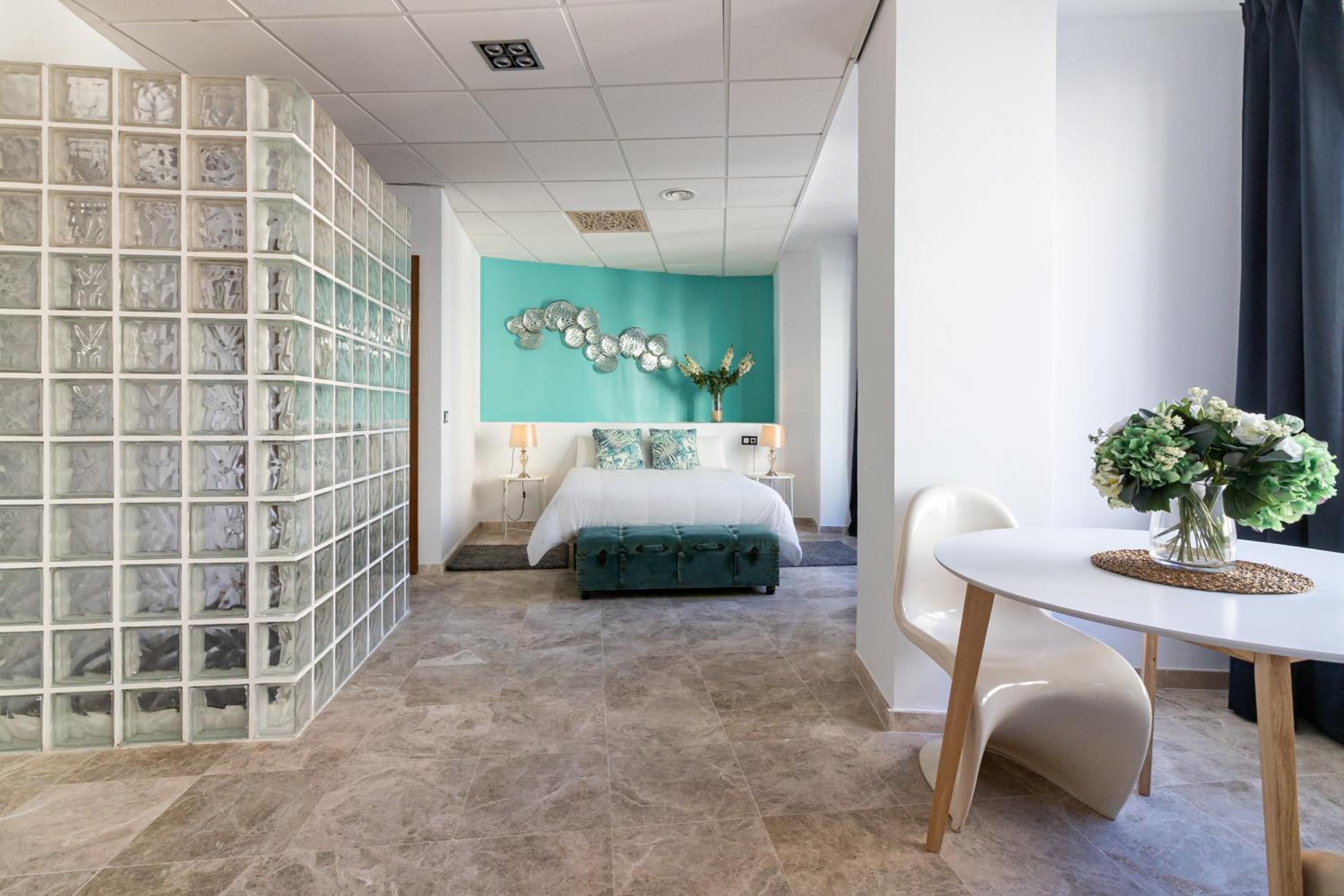 Sáenz Suites Gallery by Bossh! Apartments