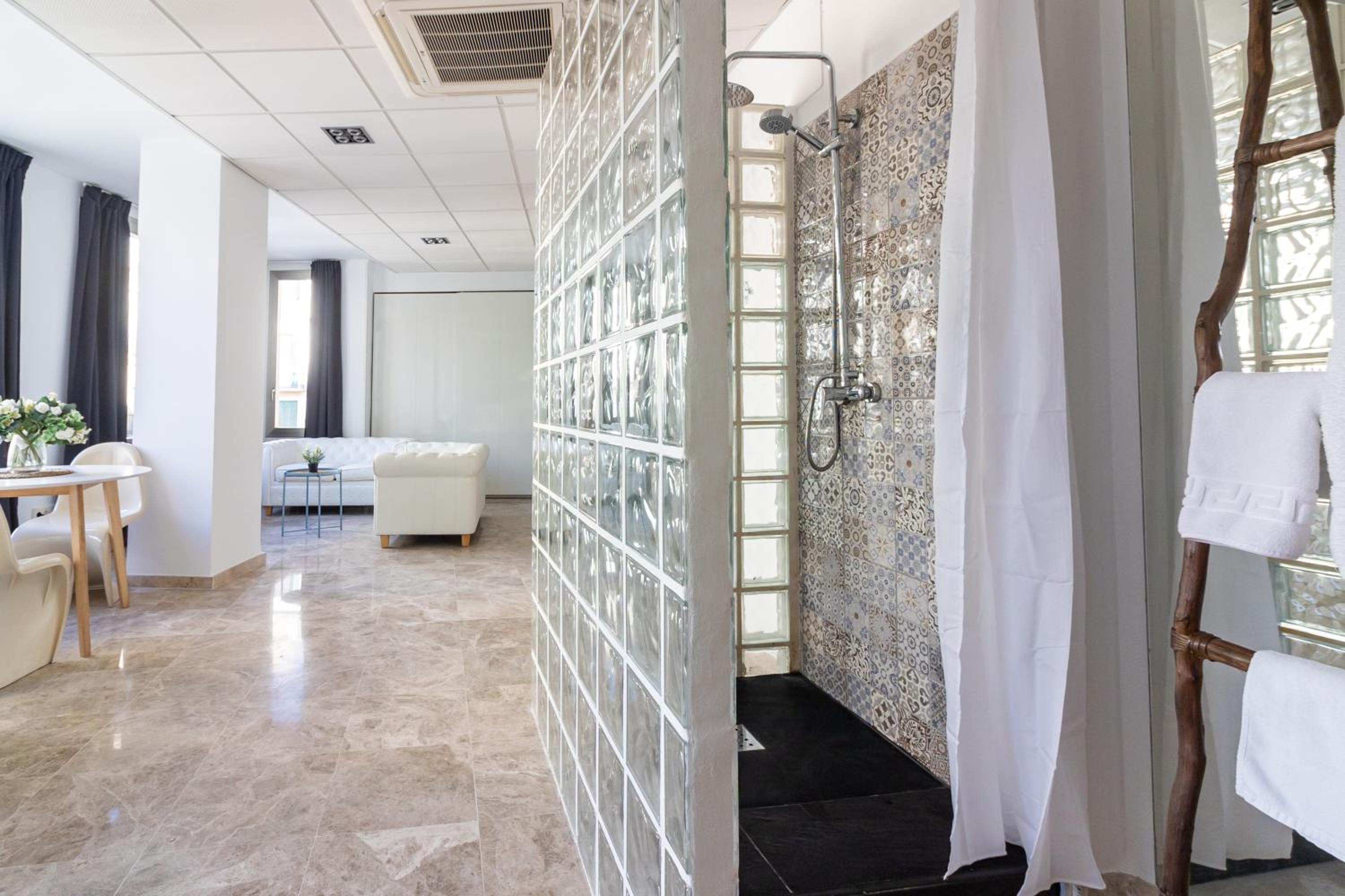 Sáenz Suites Gallery by Bossh! Apartments