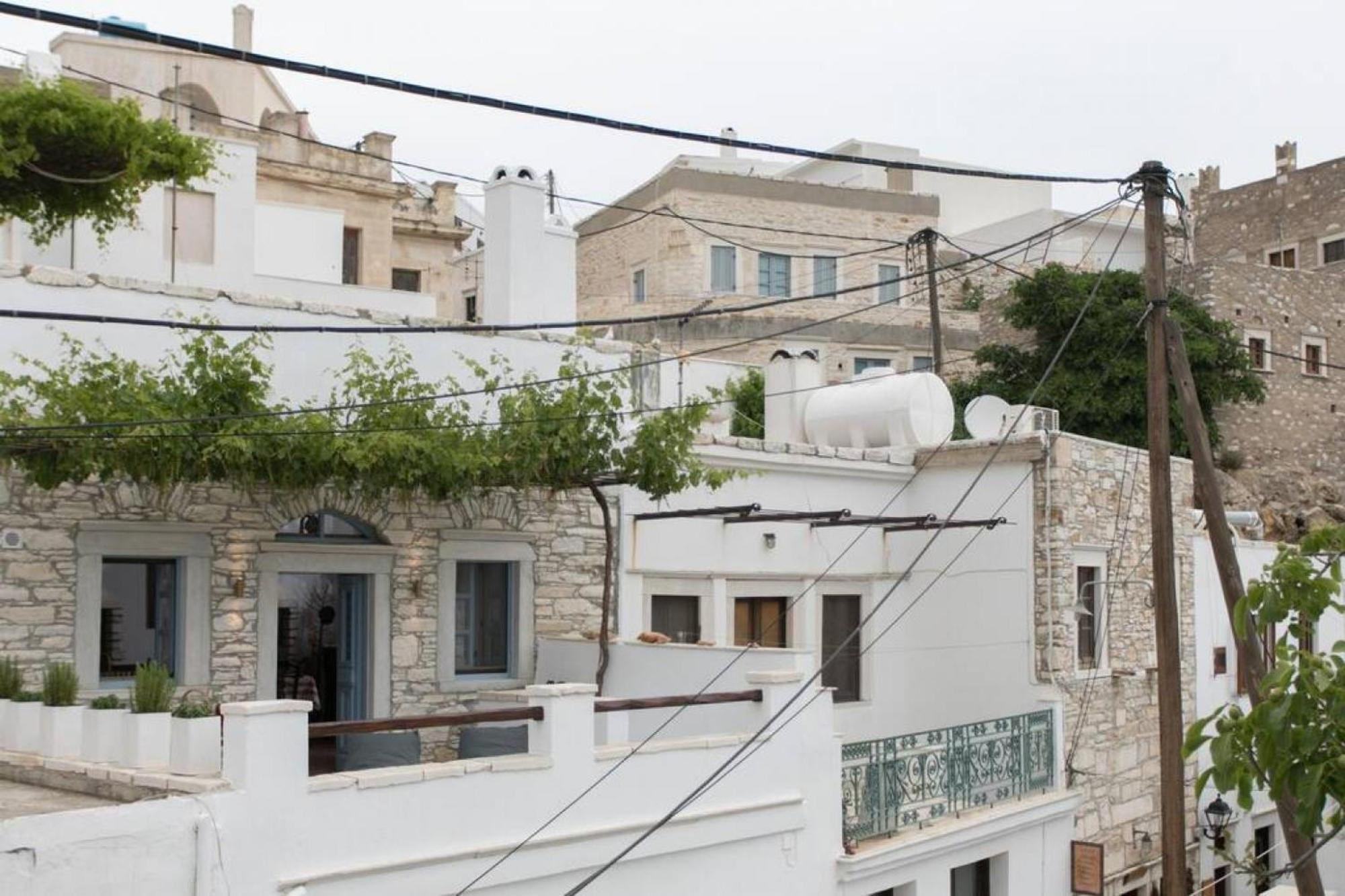 Traditional Inn Pirethron