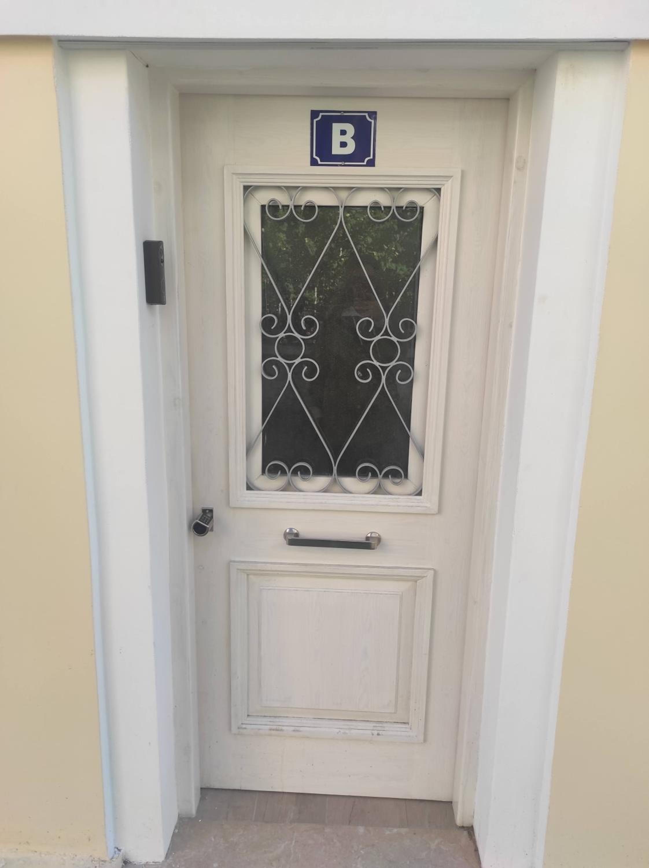 Garitsa Apartments B