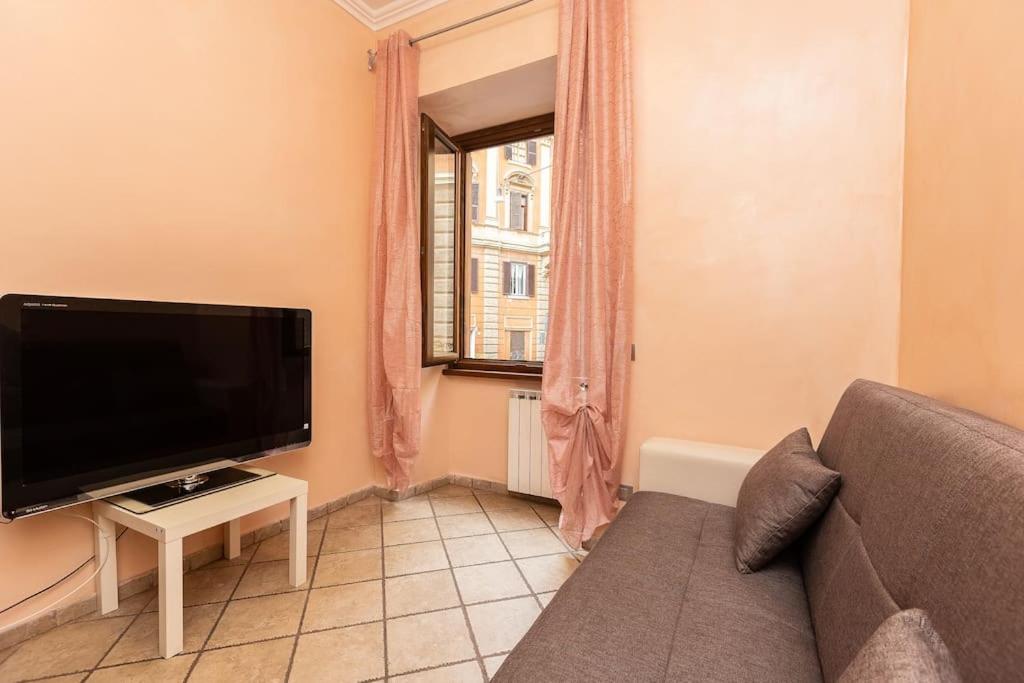 Trastevere Home by Rental in Rome