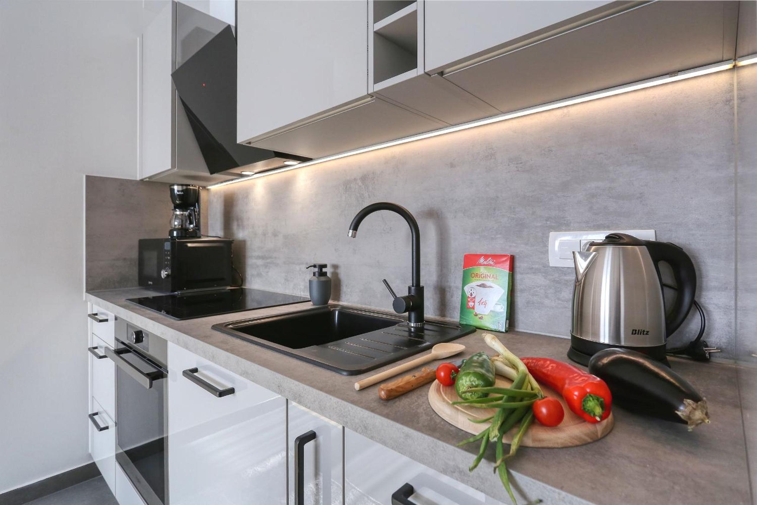 Apartments Perla with free parking view 5