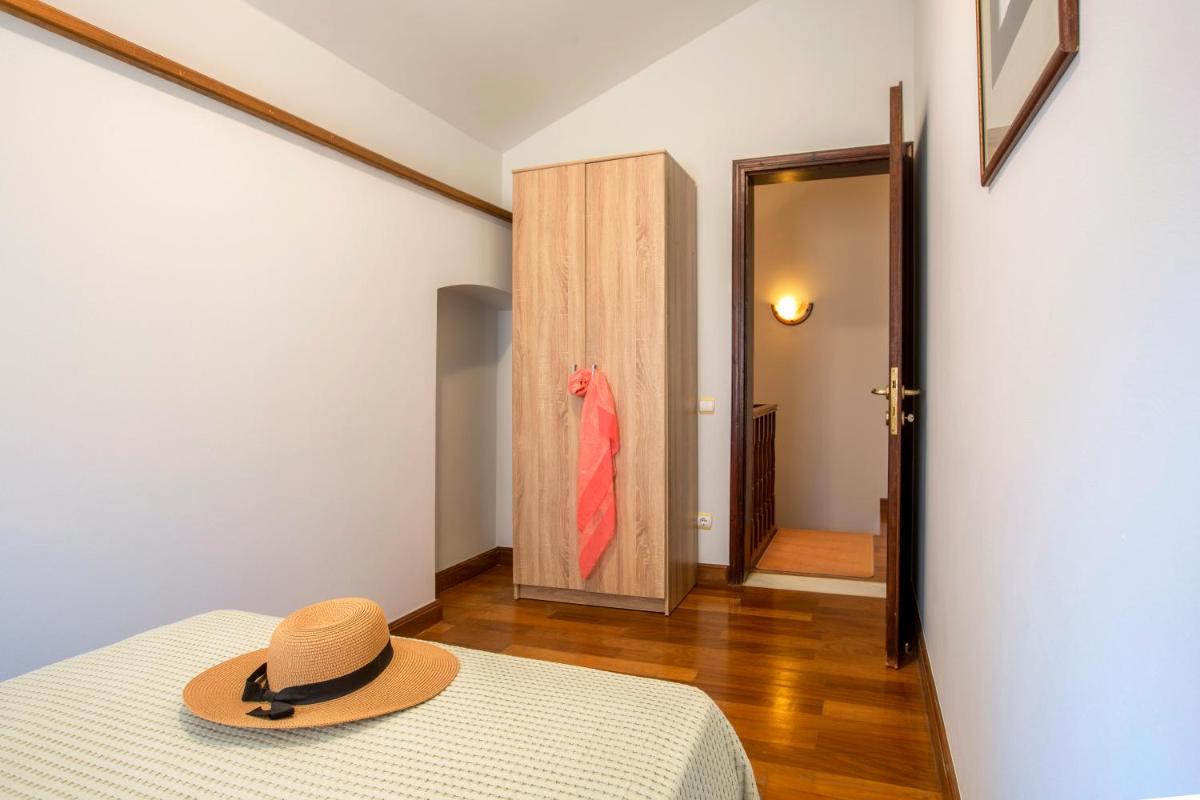 Stylish Old Town Apartments photo 4