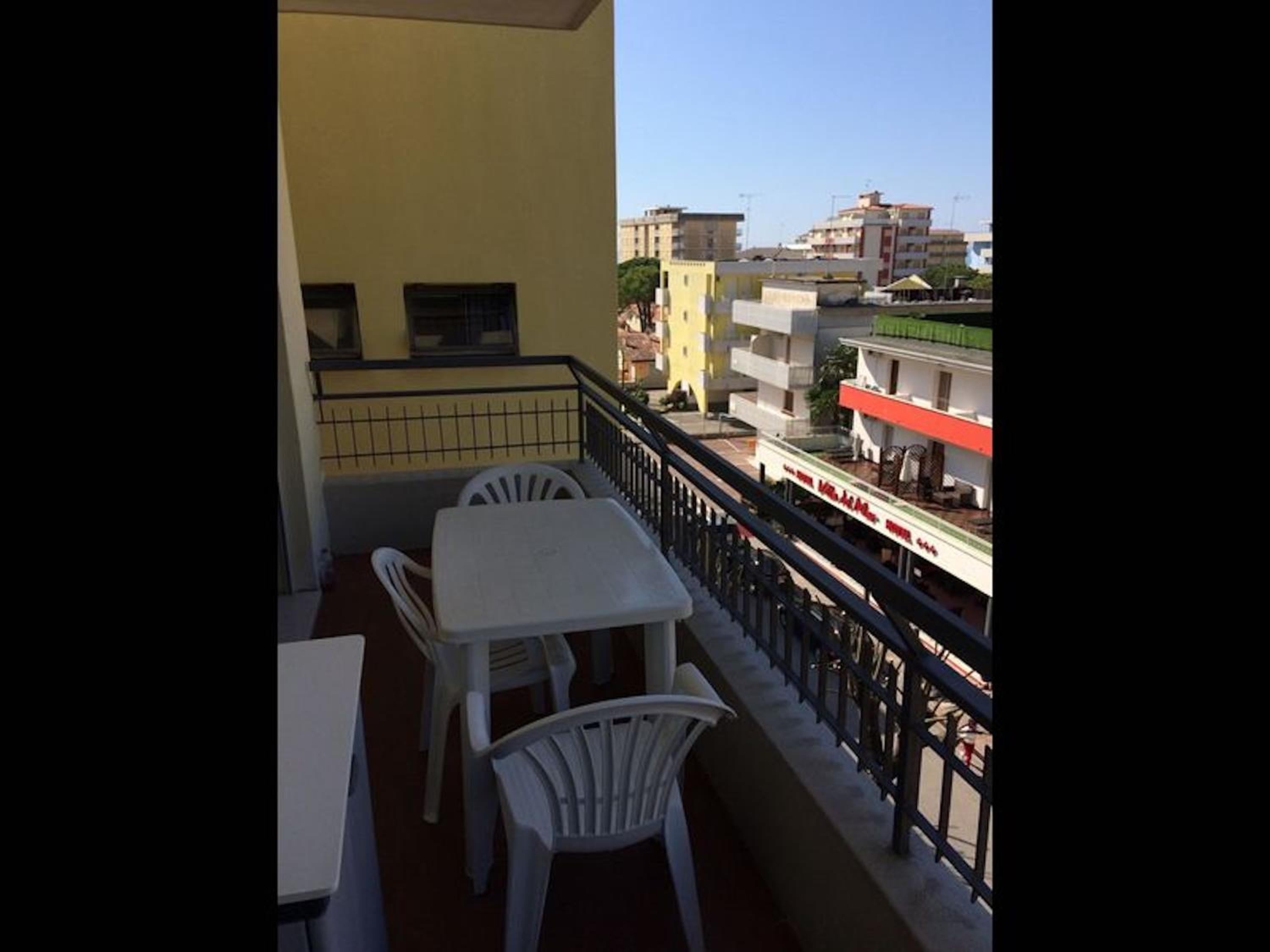 Modern flat with terrace near the sea-Beahost view 2