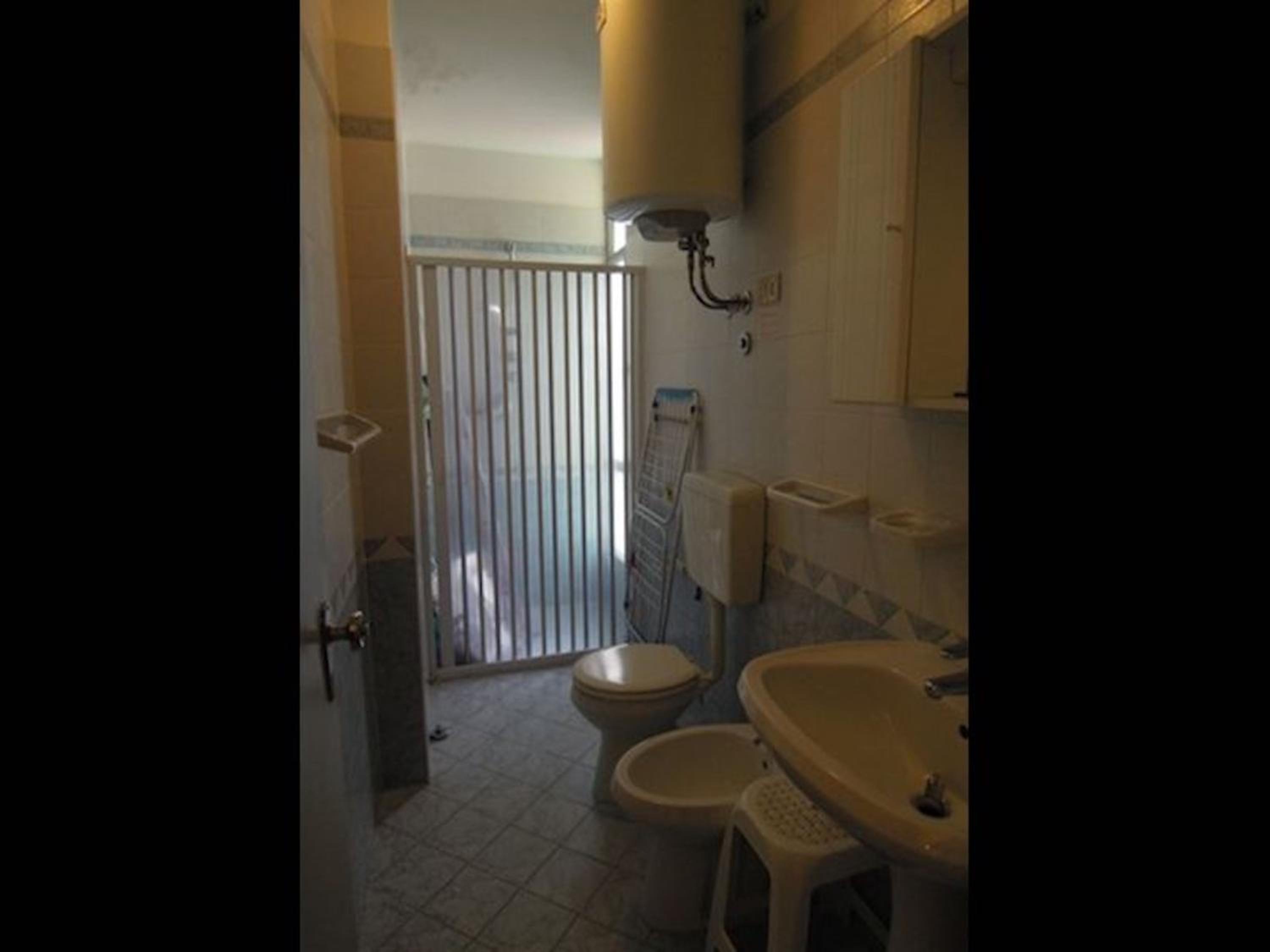 Modern flat with terrace near the sea-Beahost view 3