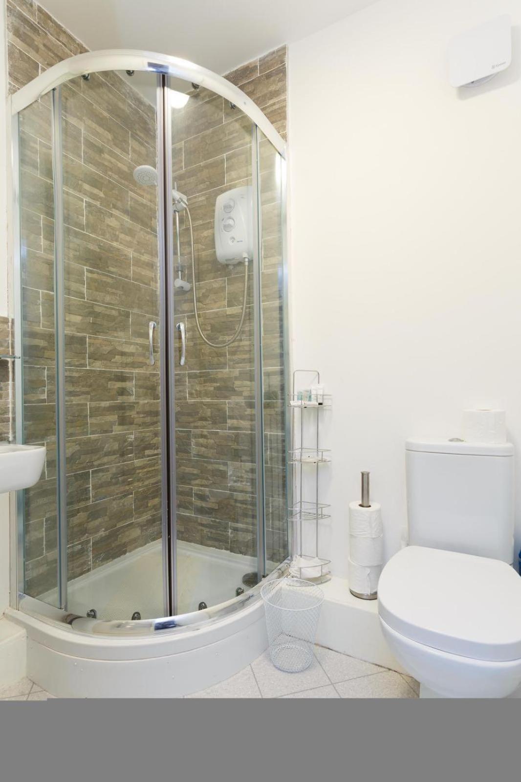 Live in Leeds Nazarene Apartments — photo 2