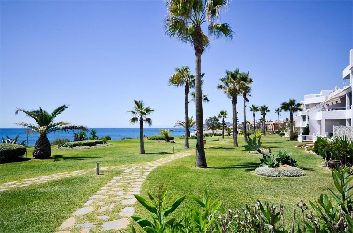 Beachfront Apartment with Direct Beach Access