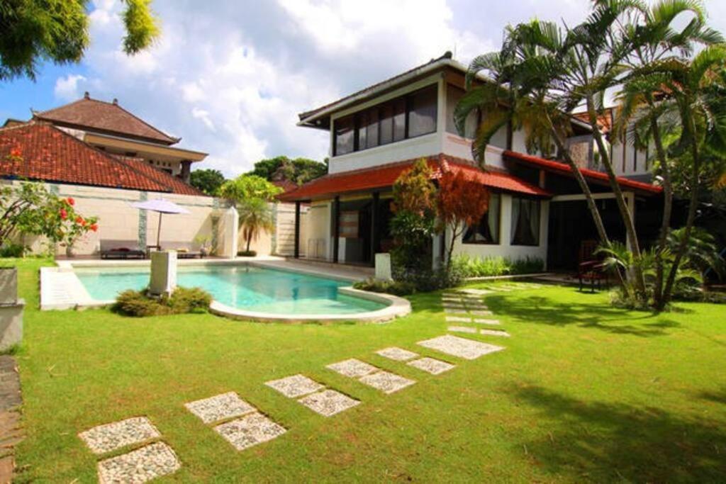 Hotel White Moon - Dream 5br Villa in Legian close to the Beach - Image 1
