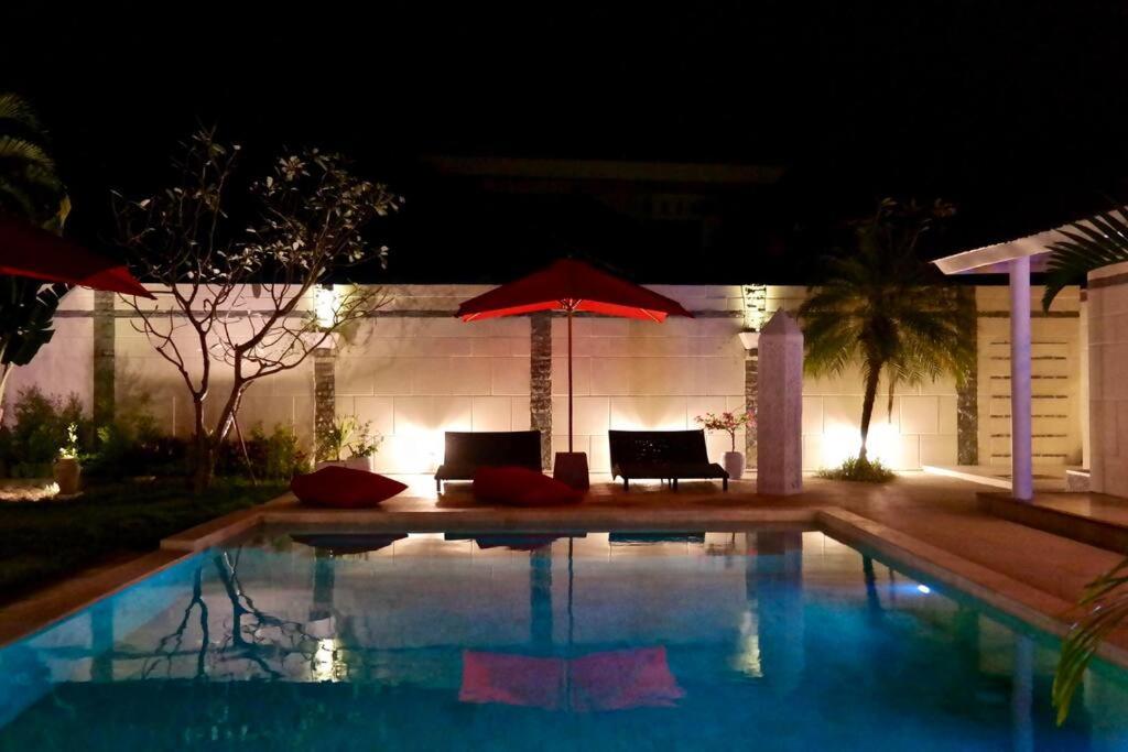 White Moon - Dream 5br Villa in Legian close to the Beach
