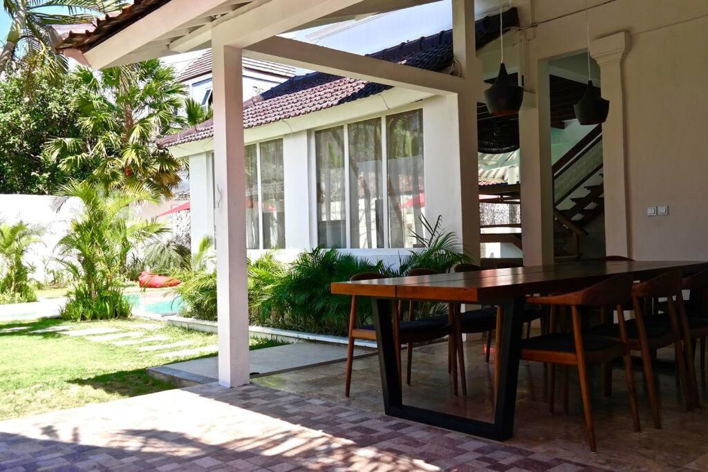 White Moon - Dream 5br Villa in Legian close to the Beach