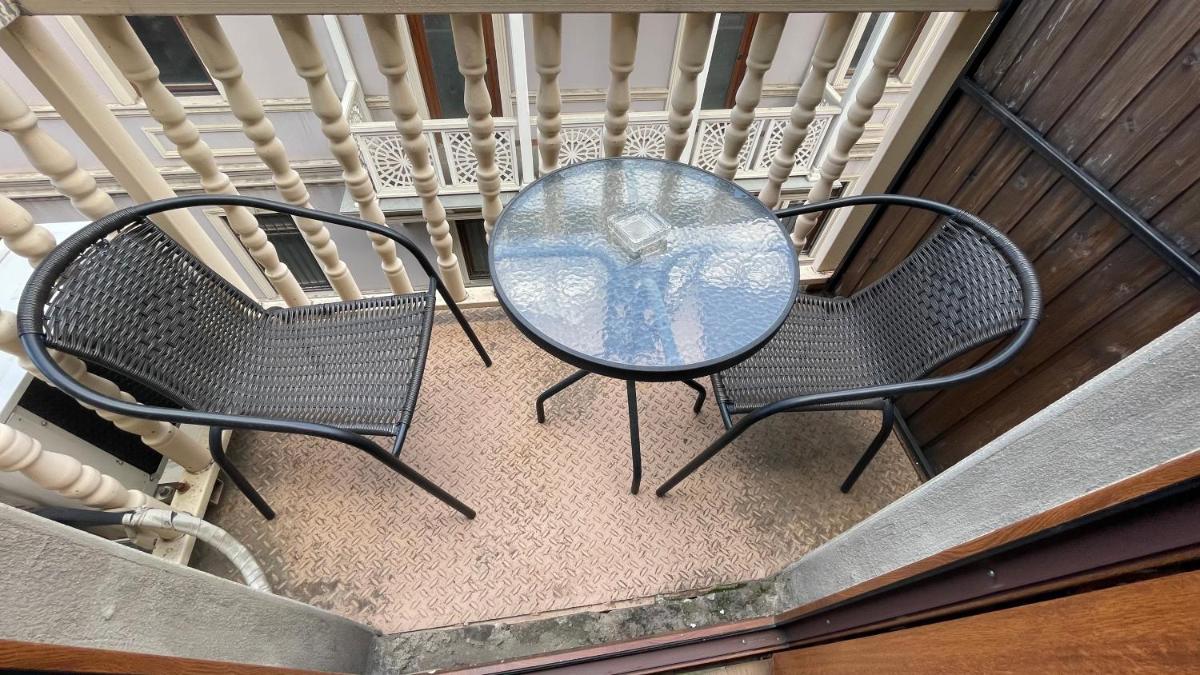balcony