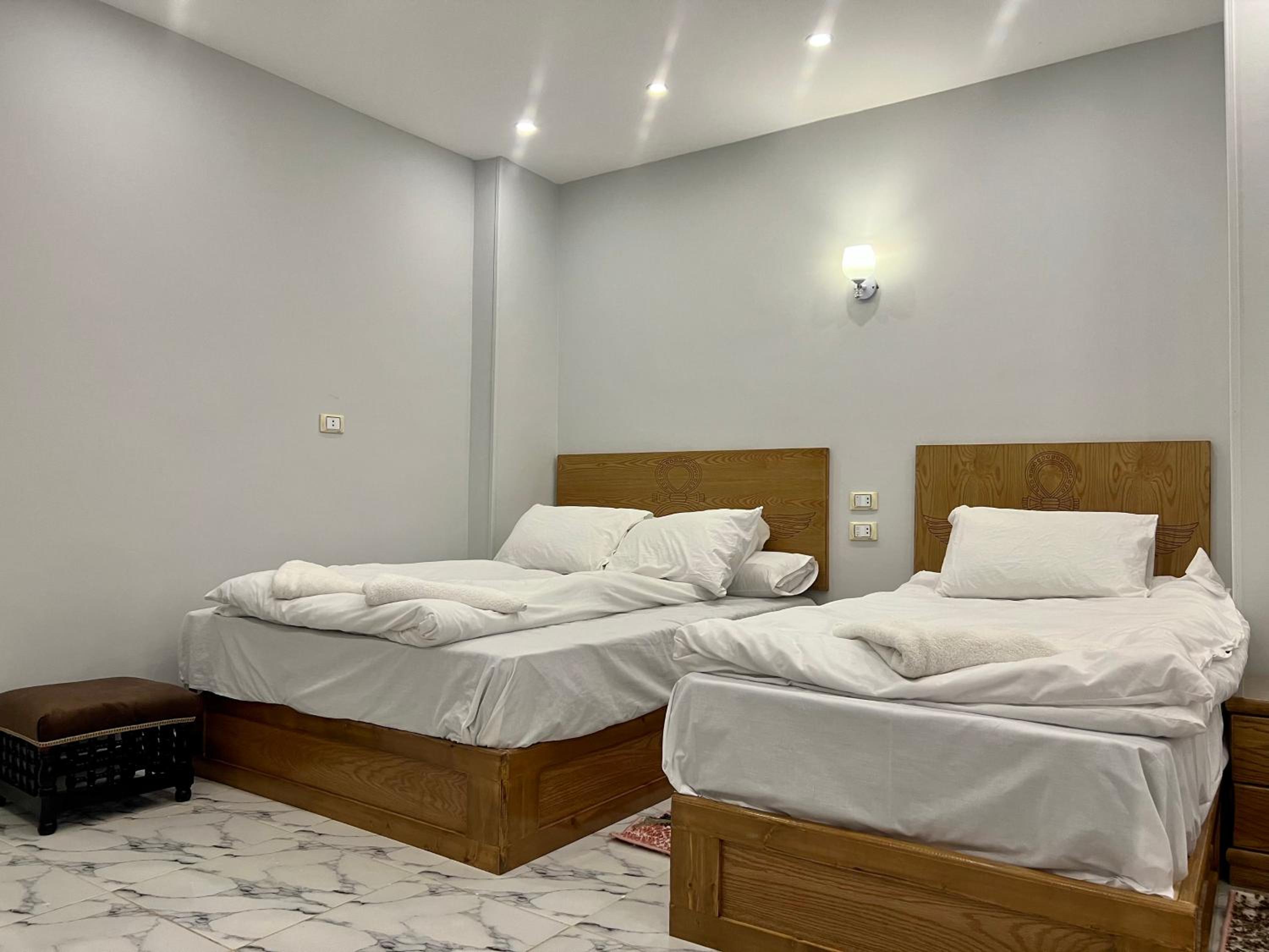 Life Pyramids Inn