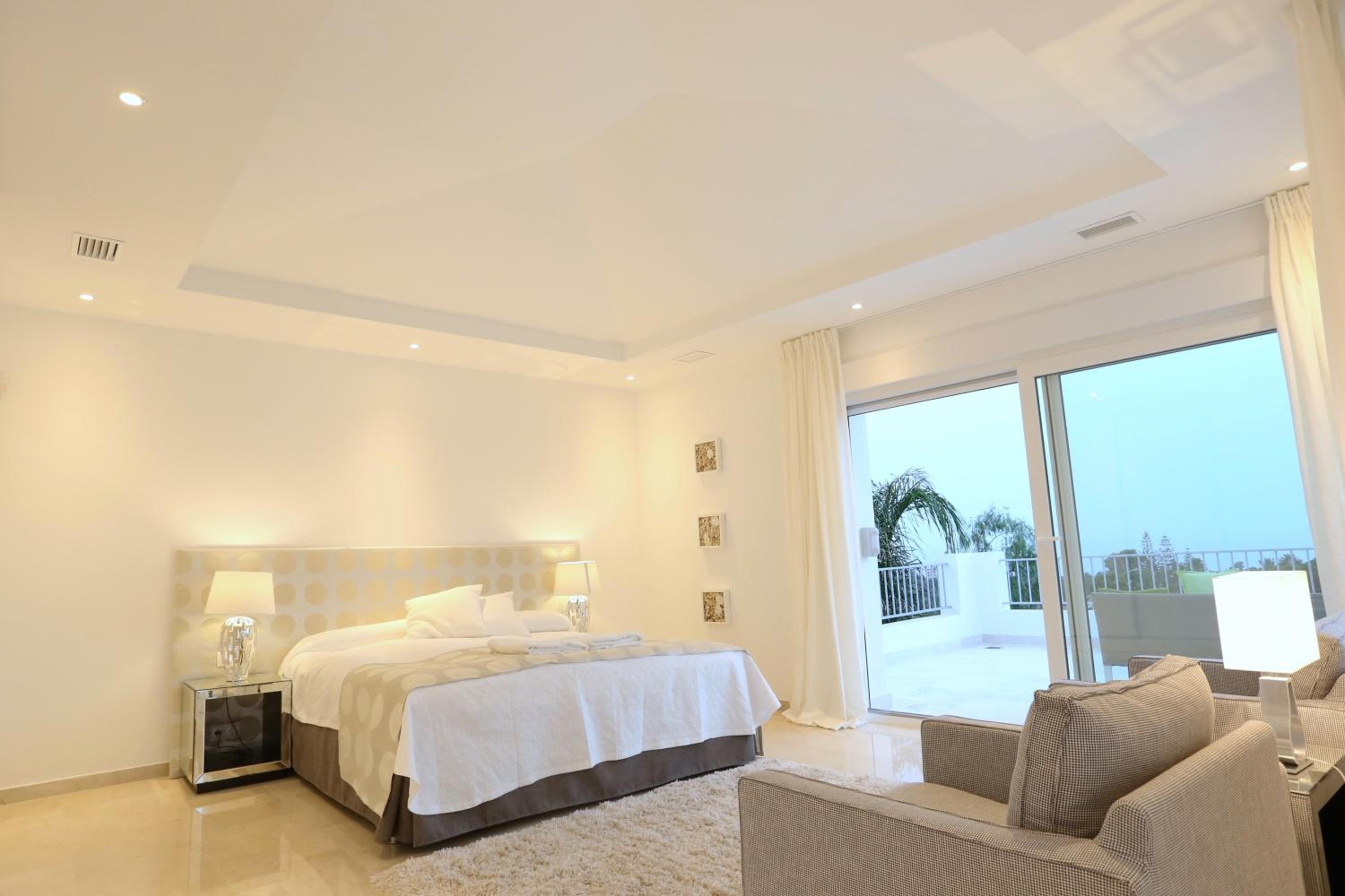 Marbella Vacations - Exquisite Villa Near Beach - Heated Pool - Property Image 49
