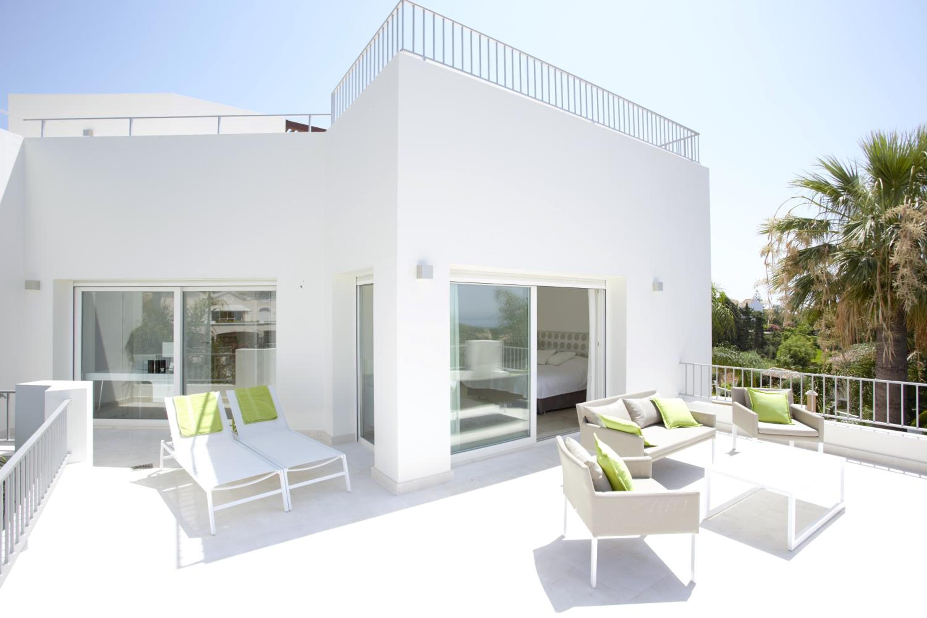 Marbella Vacations - Exquisite Villa Near Beach - Heated Pool - Property Image 14