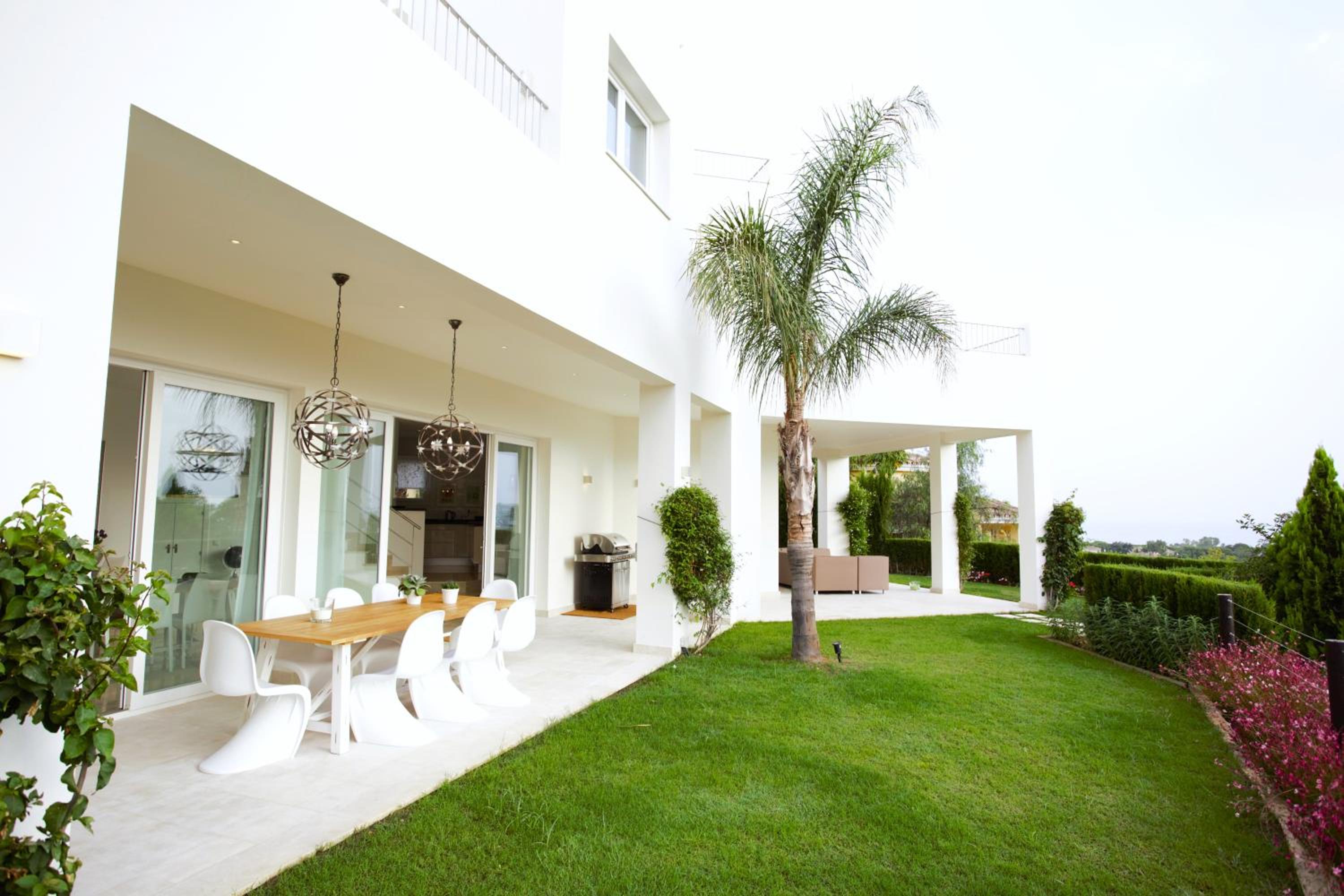 Marbella Vacations - Exquisite Villa Near Beach - Heated Pool - Property Image 35