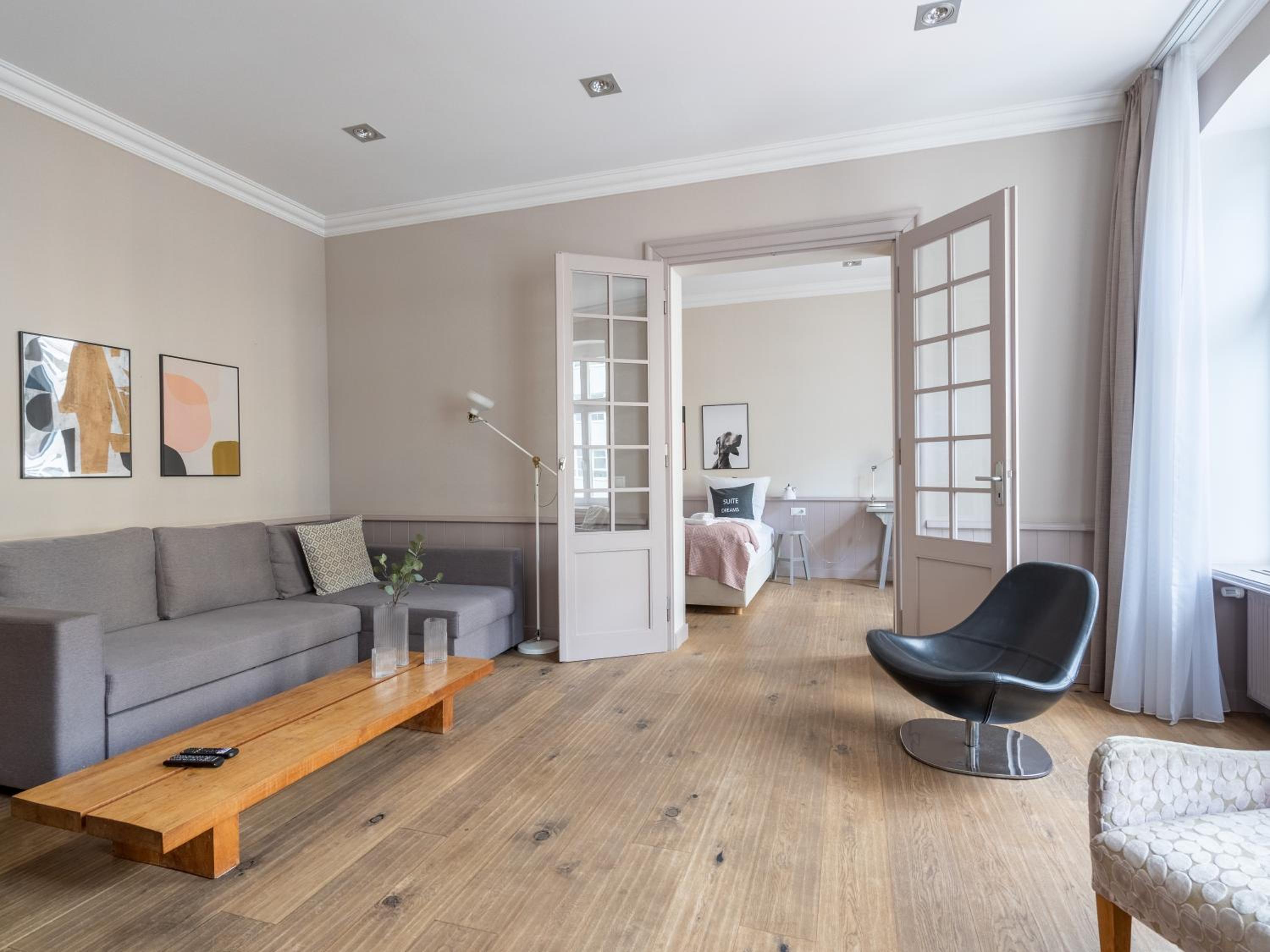 Schoenhouse Avenue - Digital Access