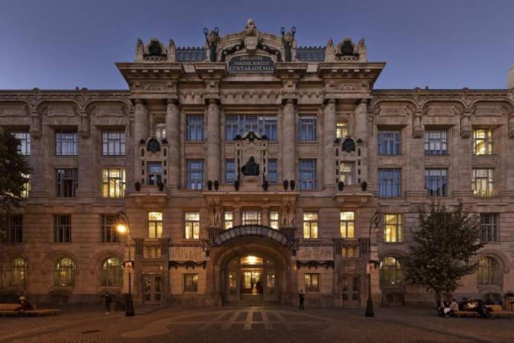 Central apartment Király street