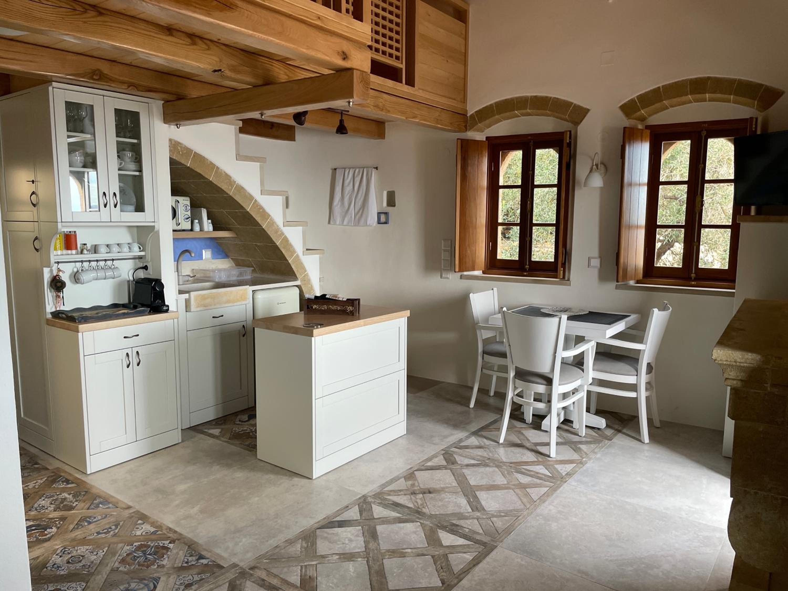 MONOVASIA SUITES Anopolis