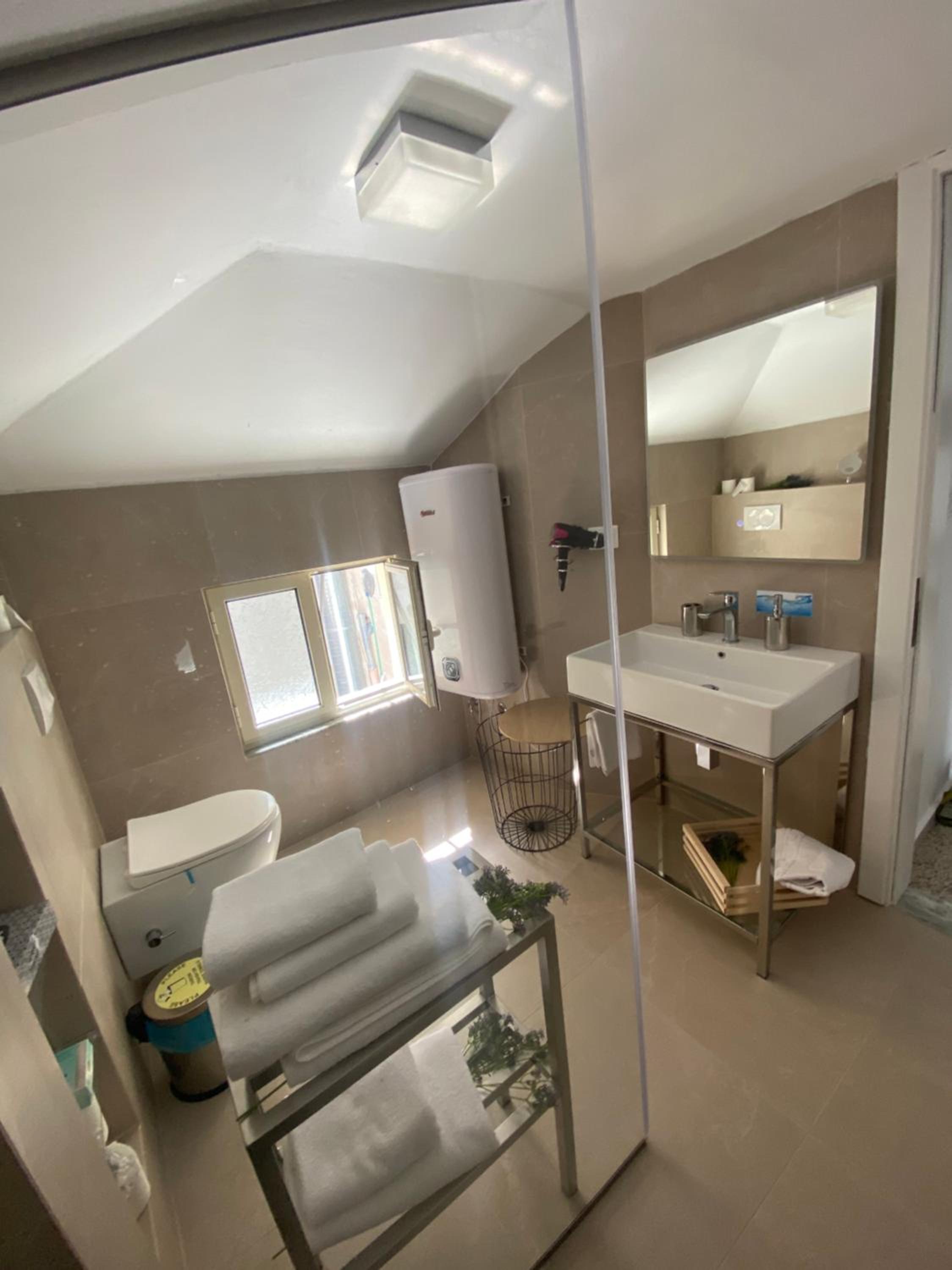 Jonexh Apartments