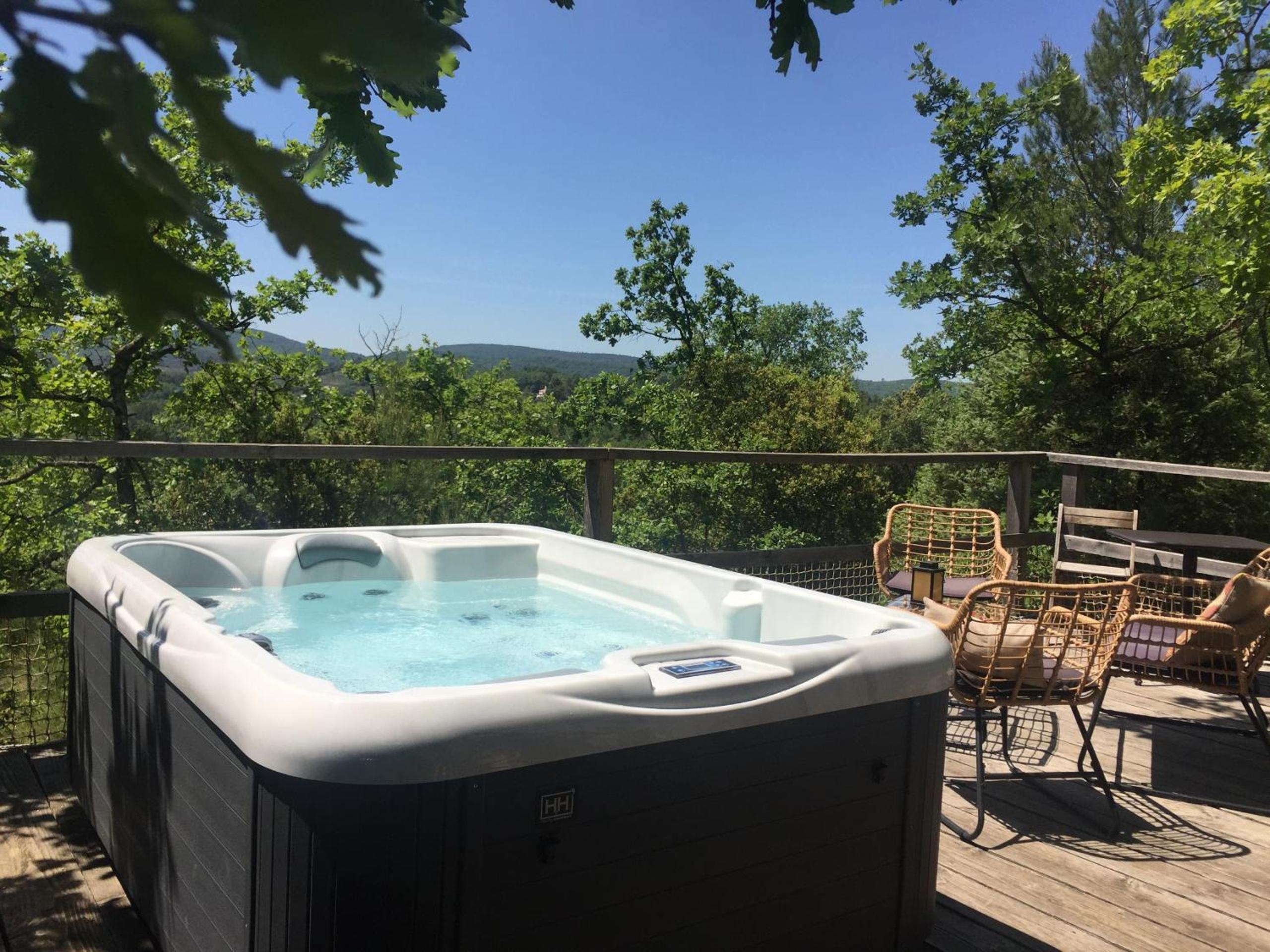 Les Yourtes de Provence view 2