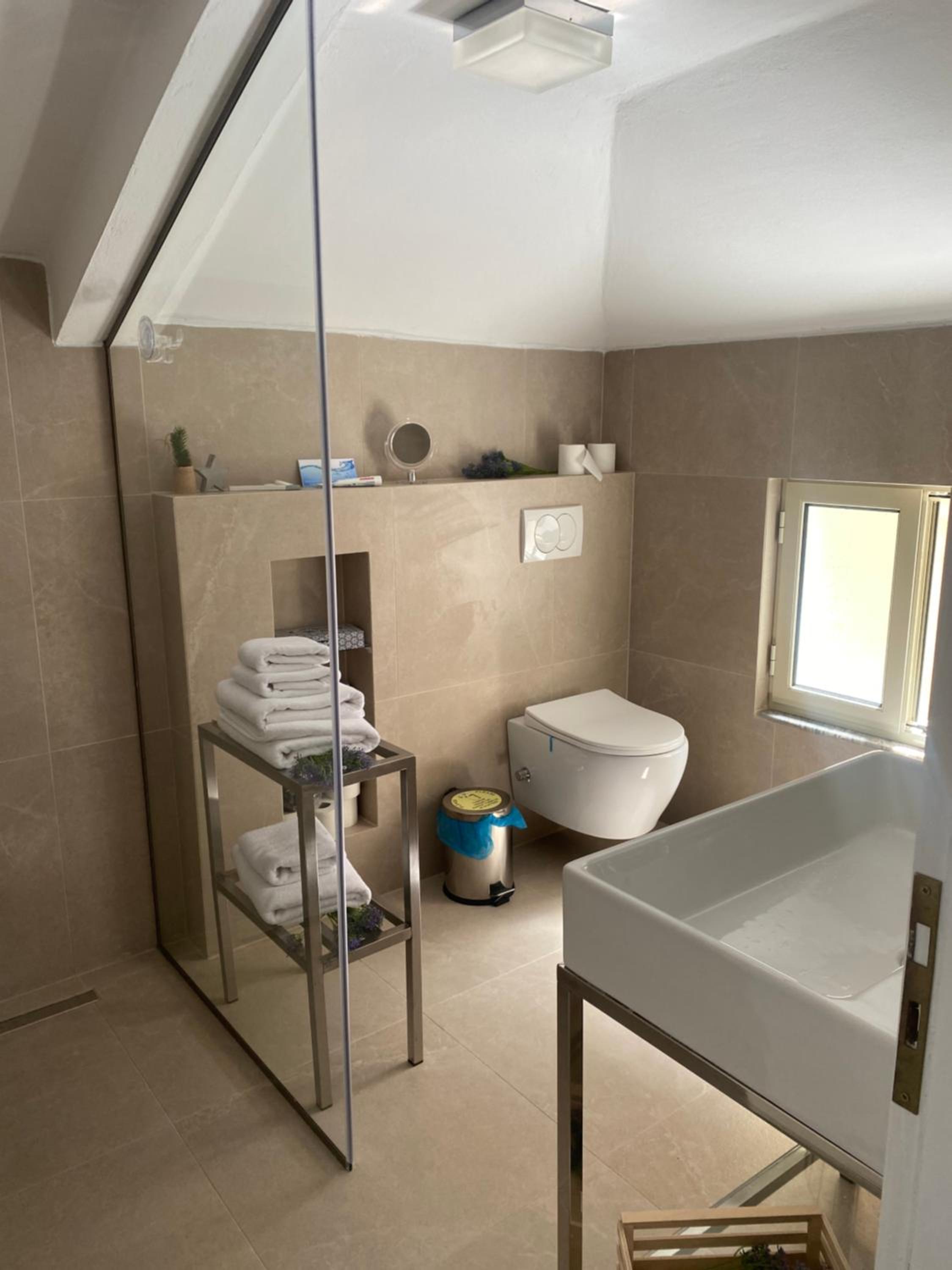 Jonexh Apartments