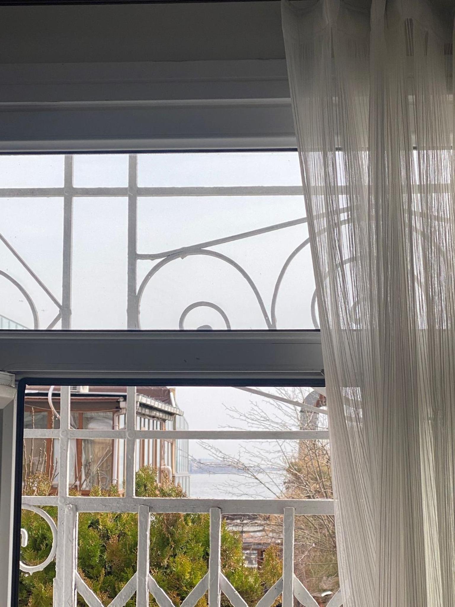 Bonita Apart - Image 123