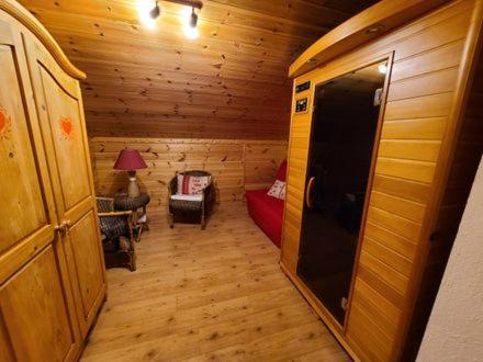 Chalet Les Ecureuils view 2