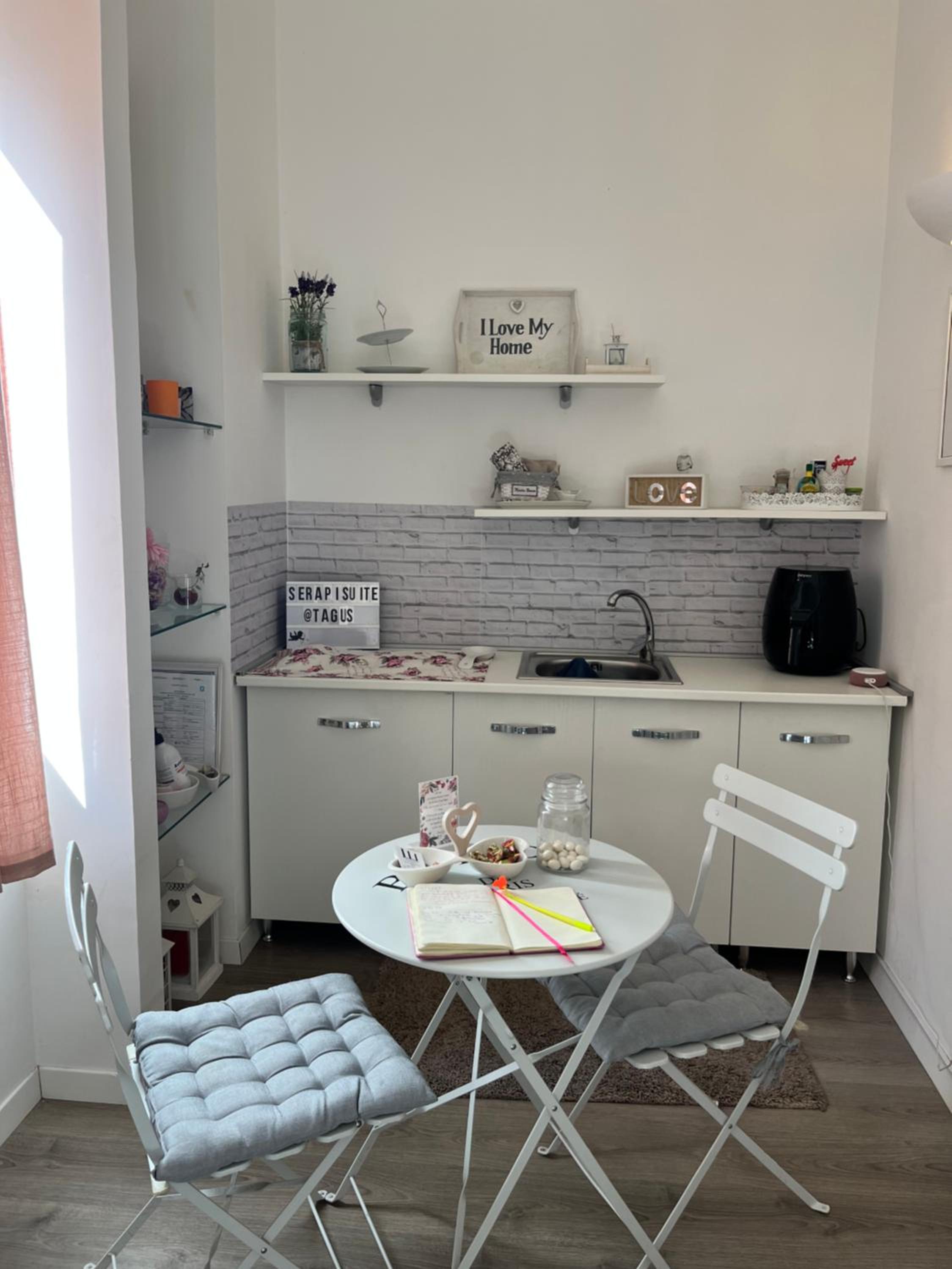 Serapisuite en Pozzuoli — kitchen