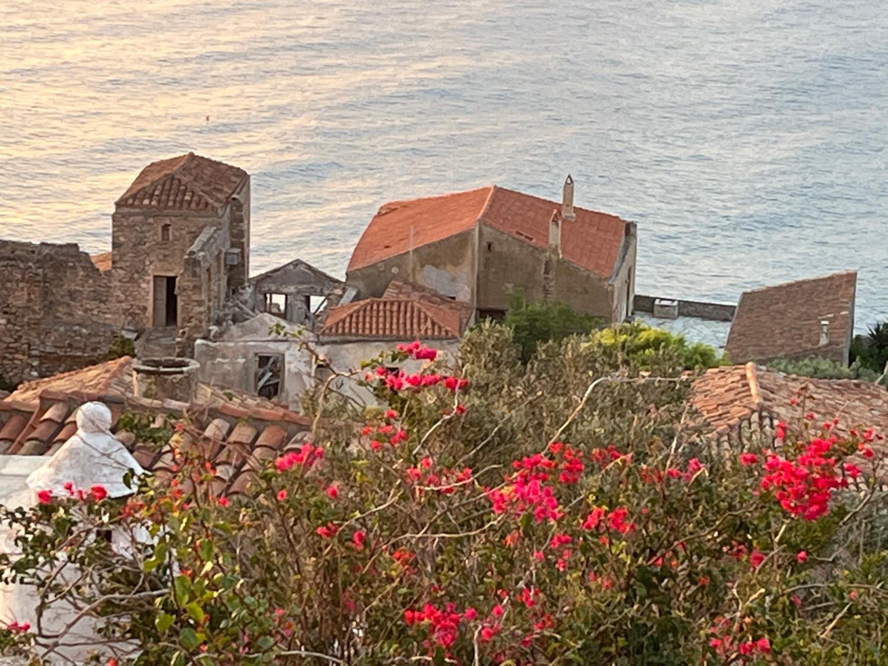 MONOVASIA SUITES Anopolis