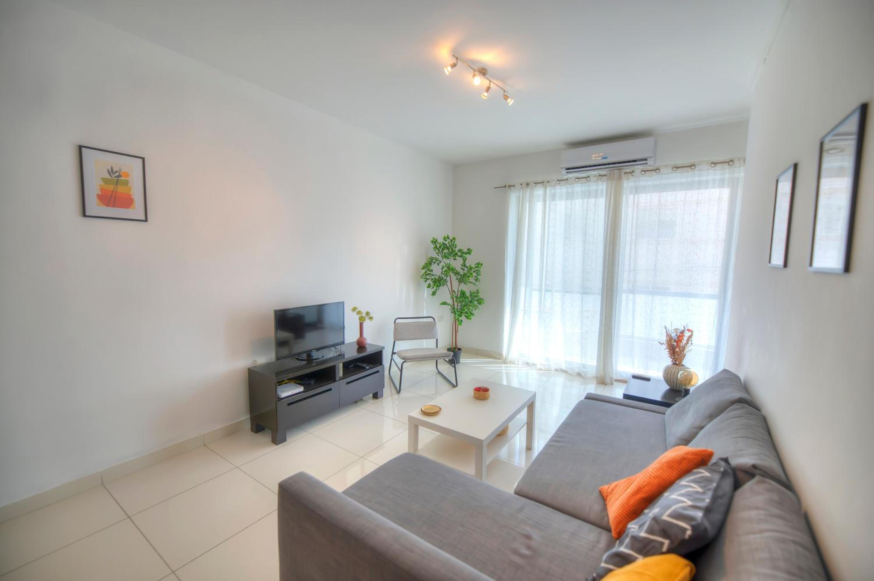 Large and modern 2bedroom with balcony GLUB1-1 view 3