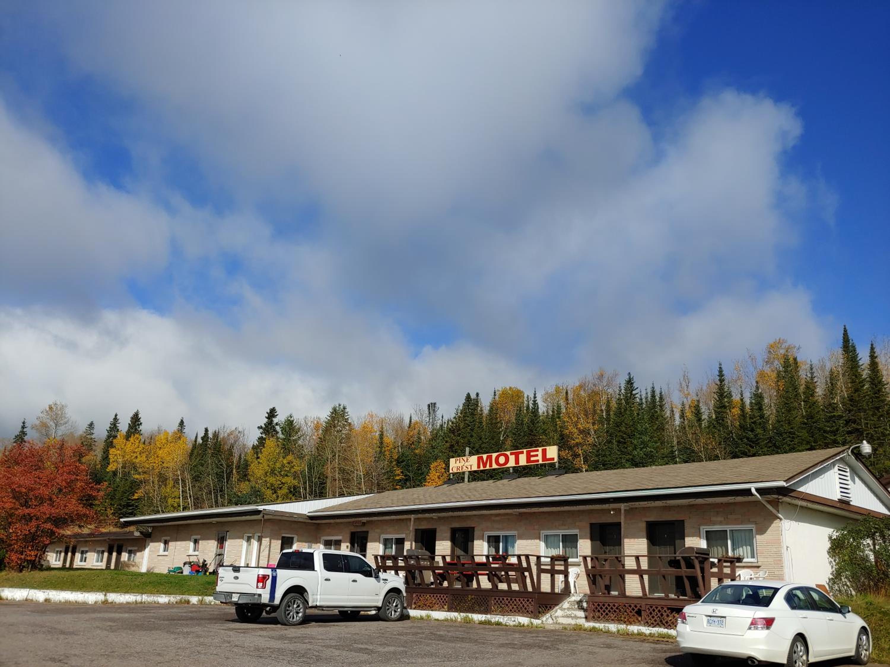 Pinecrest Motel
