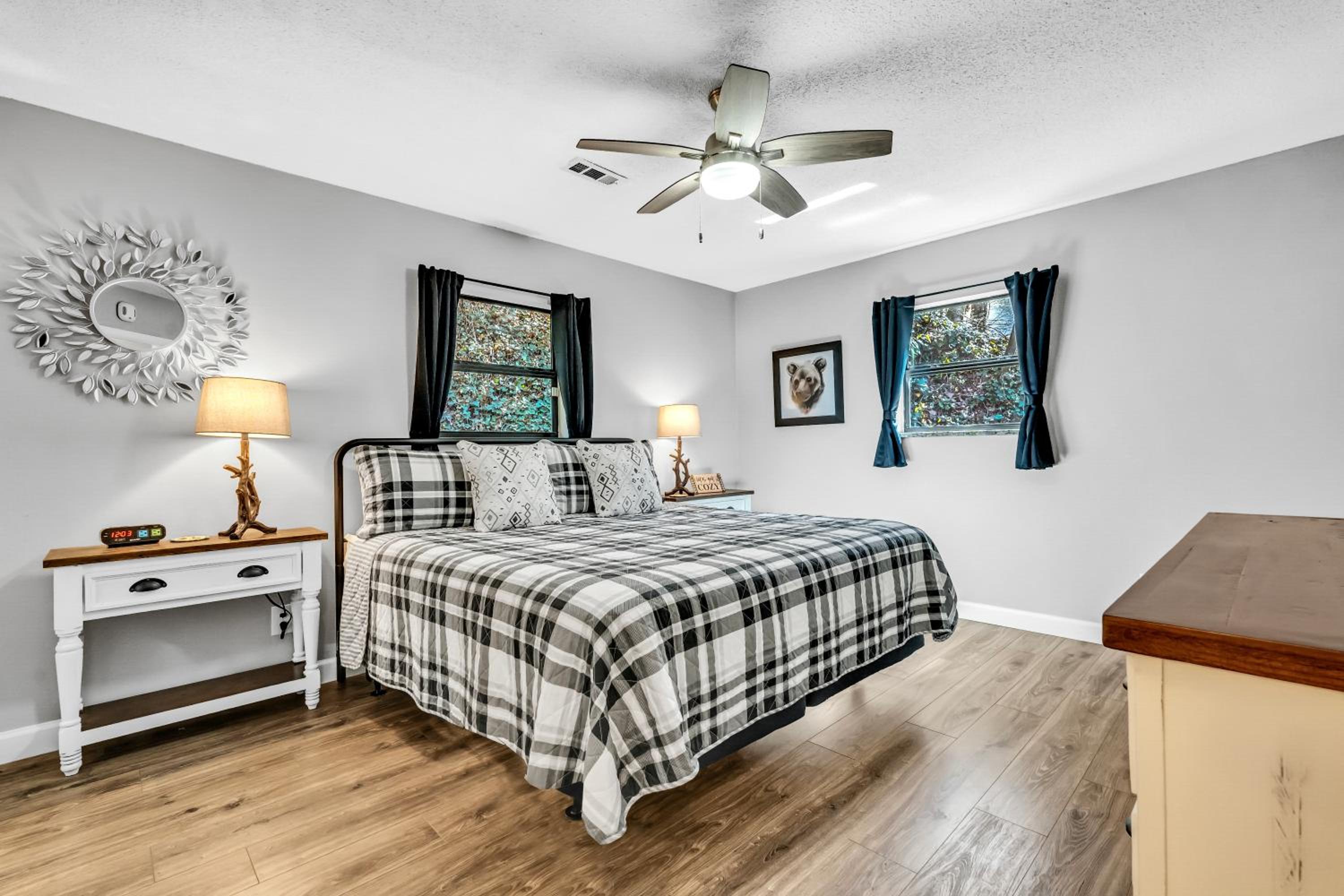 The Cozy Cove, Hot Tub, WIFI, 560 FREE tickets each paid day