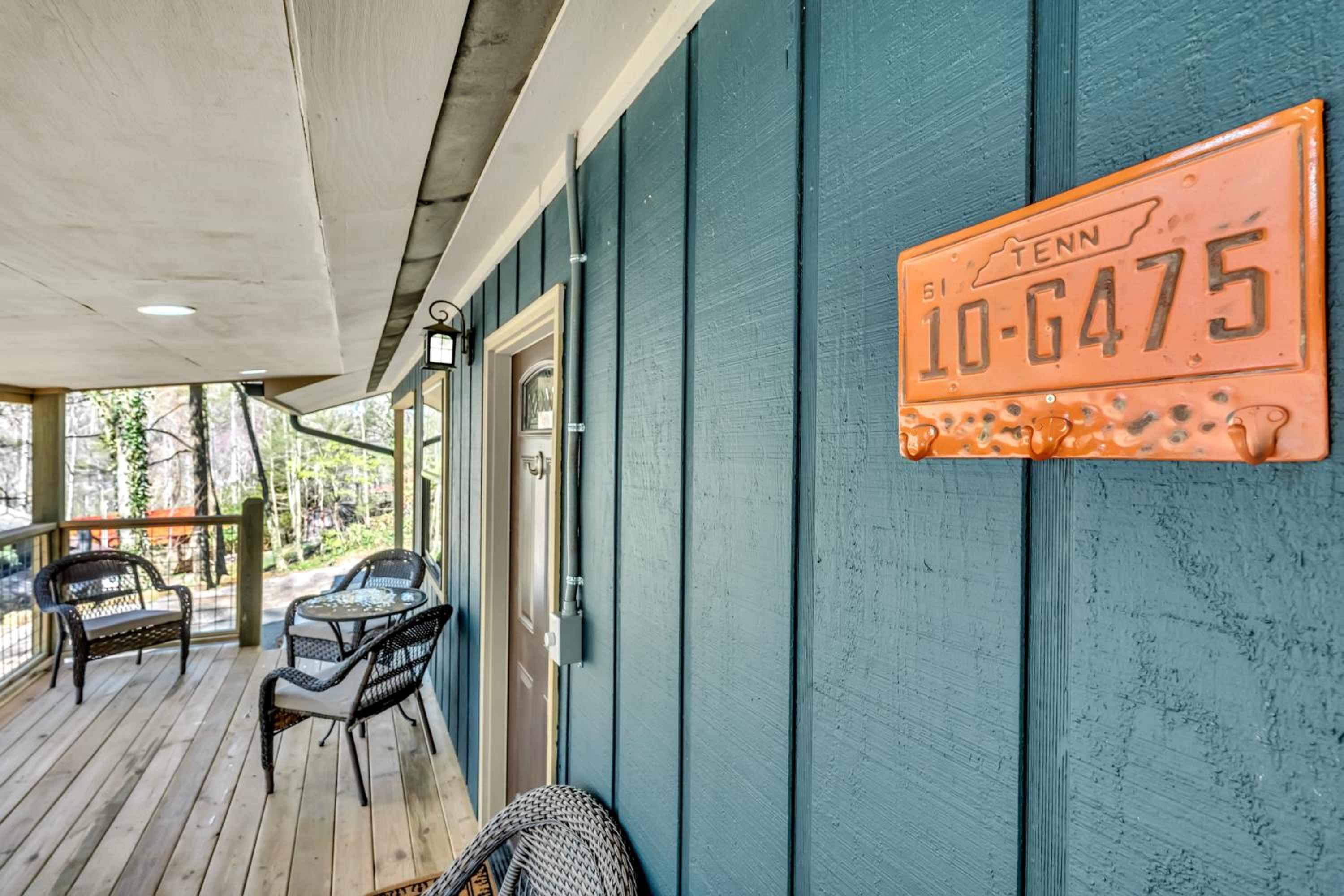 The Cozy Cove, Hot Tub, WIFI, 560 FREE tickets each paid day